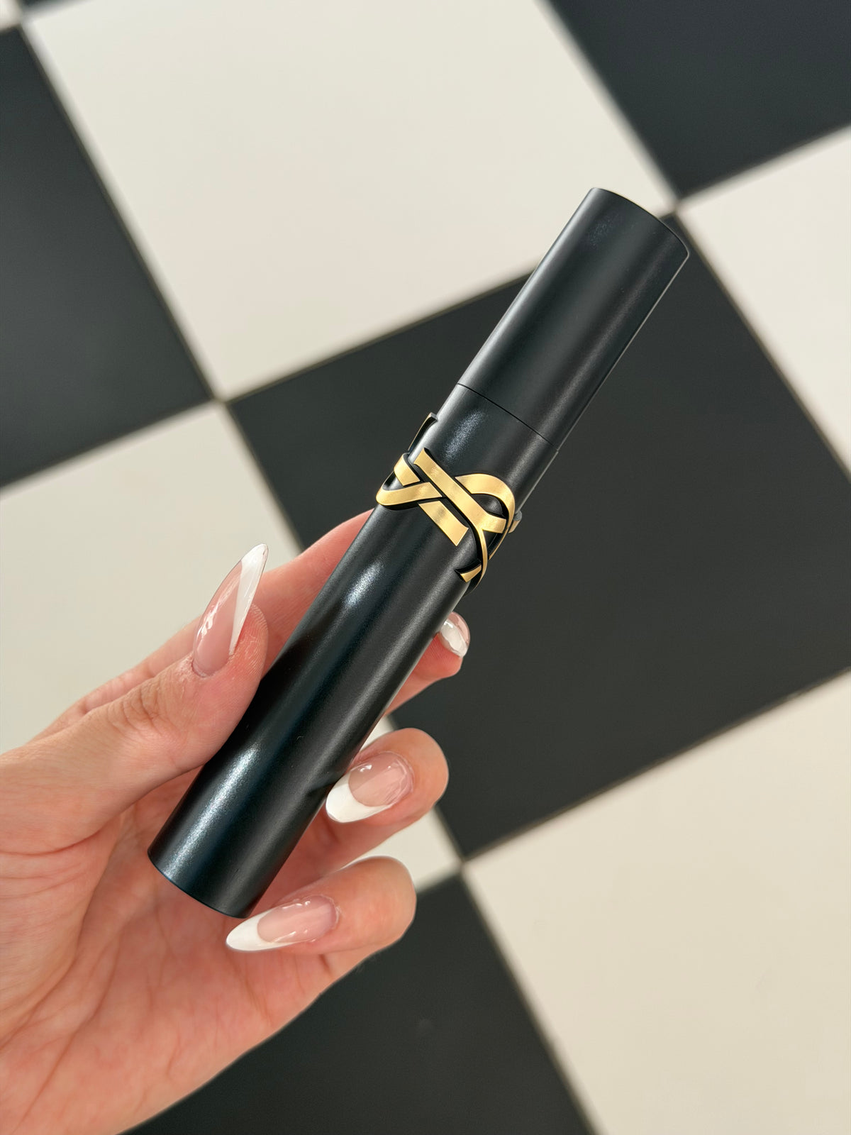 YSL
Lash Clash Extreme Volume Mascara - Black