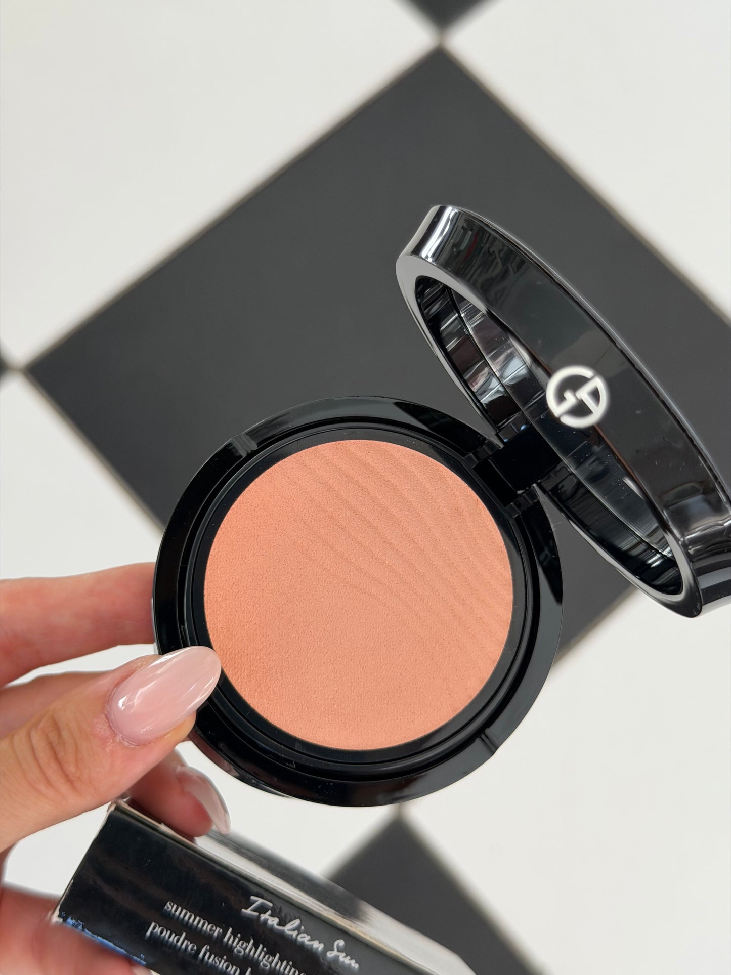 ARMANI Beauty
Italian Sun Summer Highlighting Fusion Powder