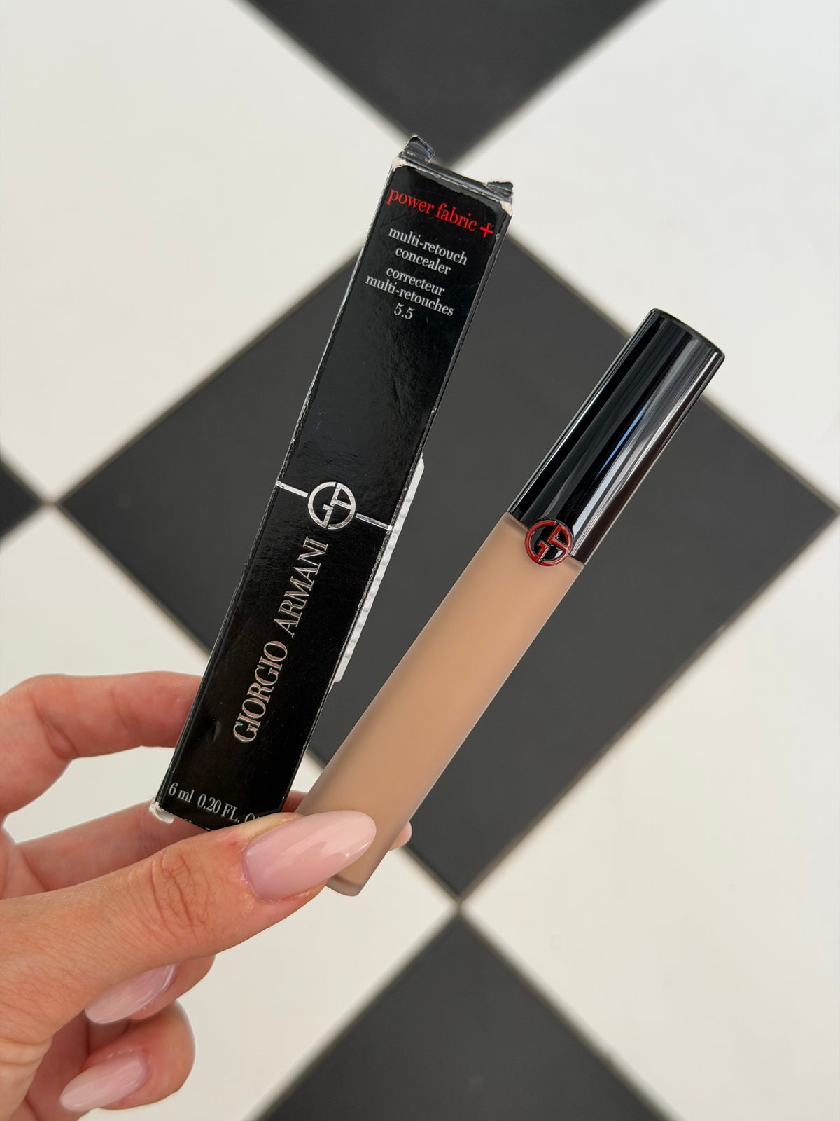 ARMANI Beauty
Power Fabric + Longwear Matte Multi-Retouch Concealer (5.5)