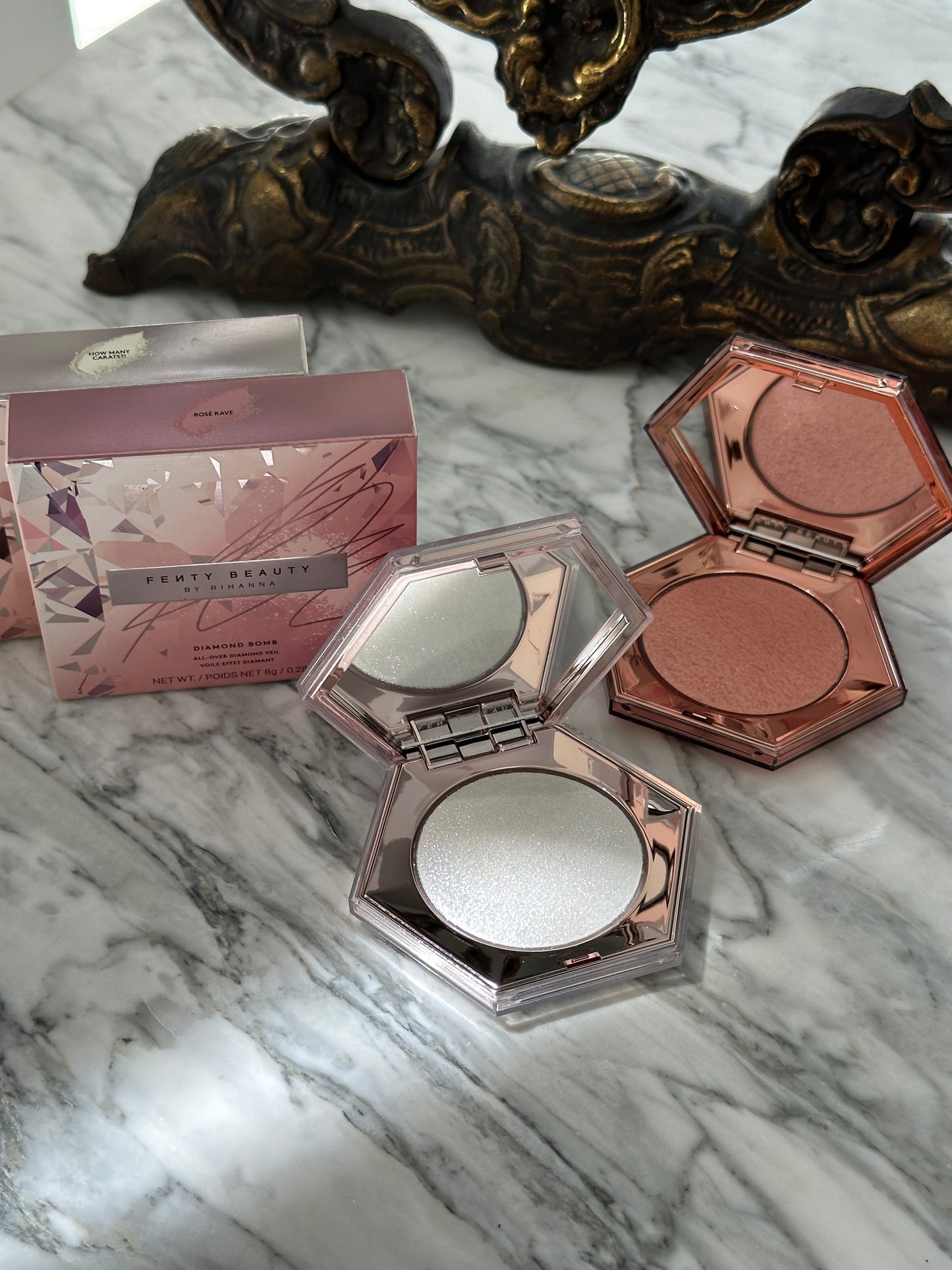 FENTY BEAUTY Diamond Bomb All-Over Diamond Veil Highlighter - Rosé Rave