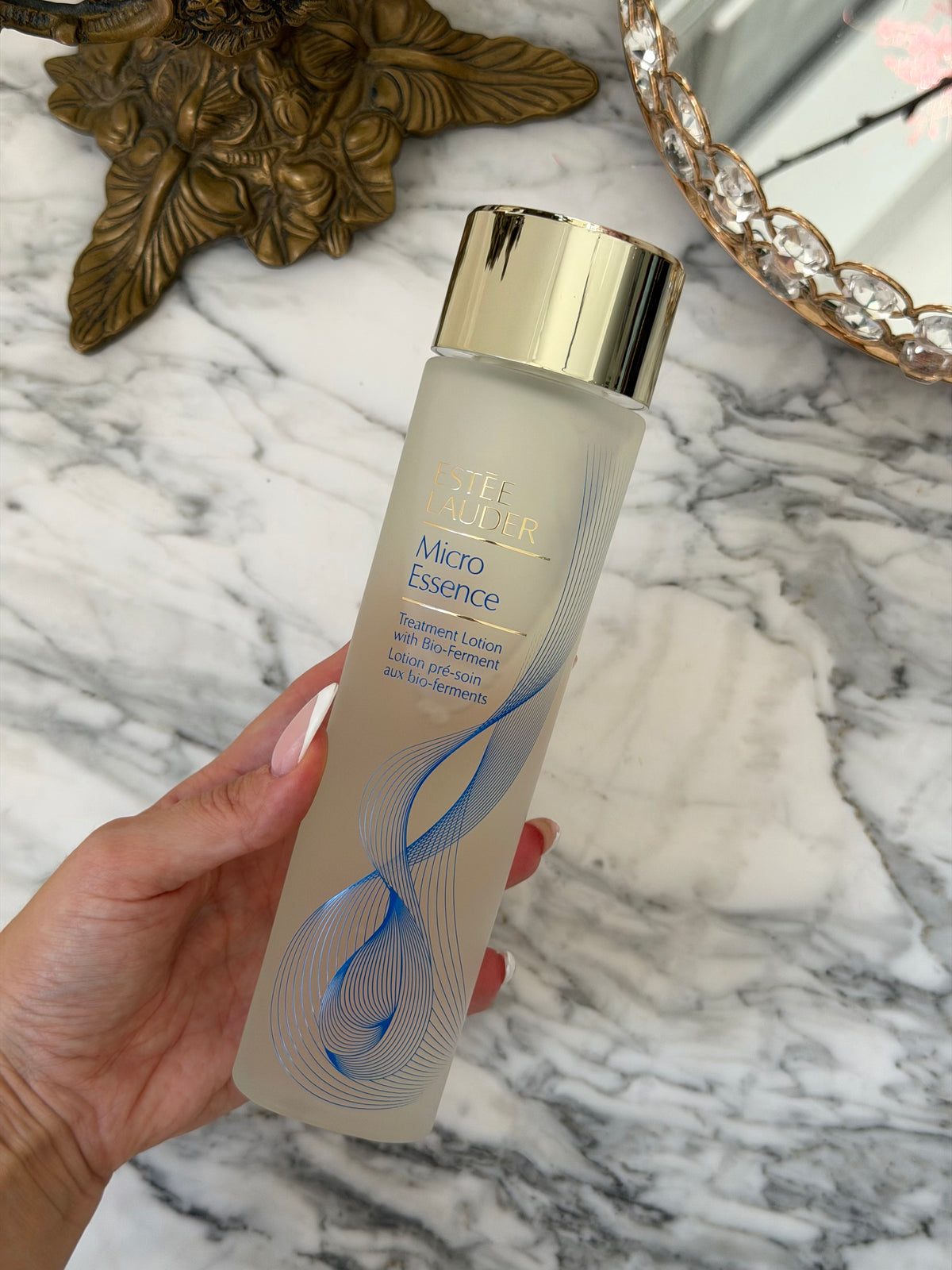 ESTEE LAUDER Micro Essence
Treatment Lotion Toner with Bio-Ferment