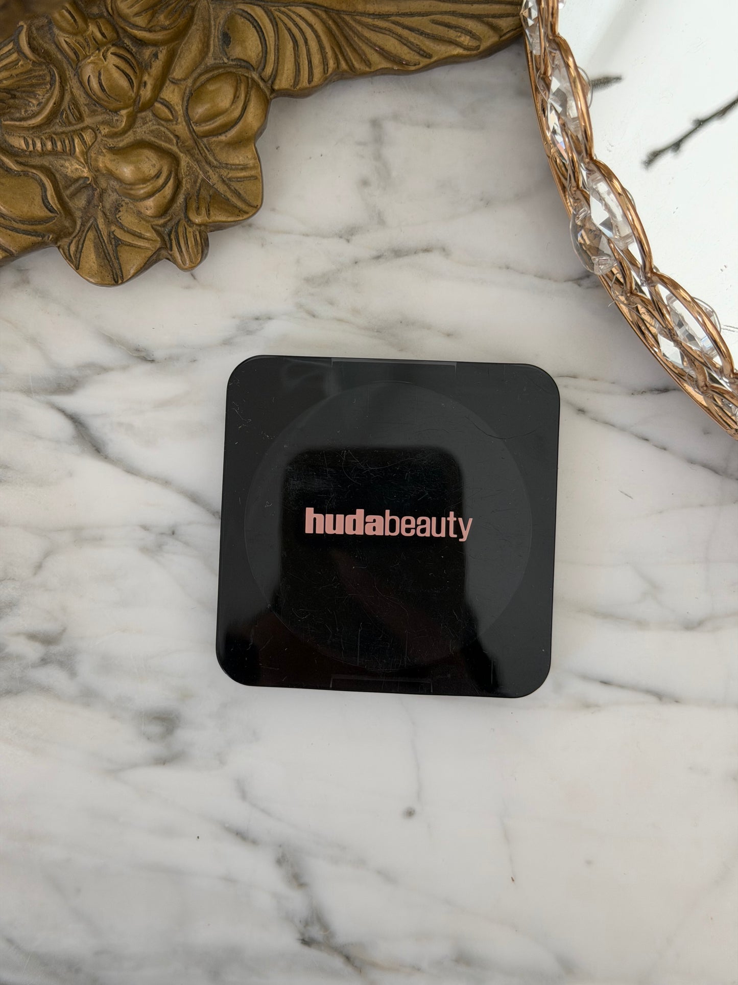 HUDA BEAUTY Easy Bake Airbrush Matte Pressed Powder - Cherry Blossom Cake