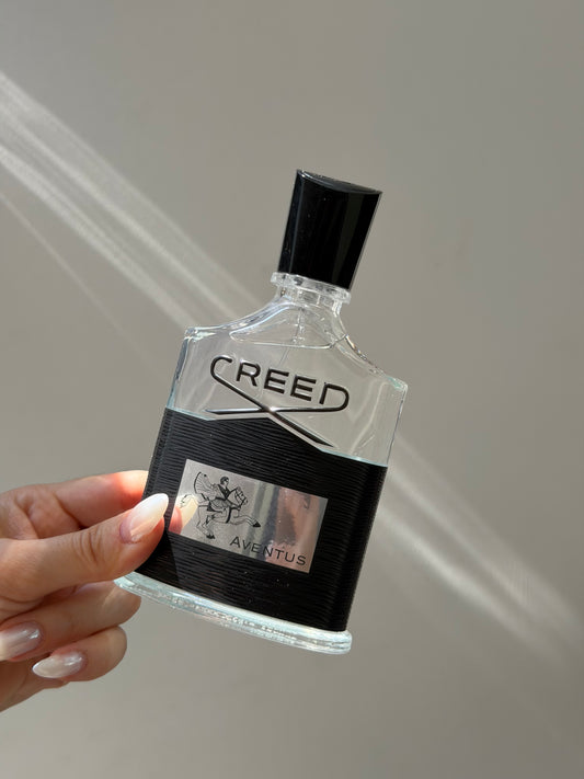 CREED Aventus
Dry Woods, Fresh, Citrus & Fruity
