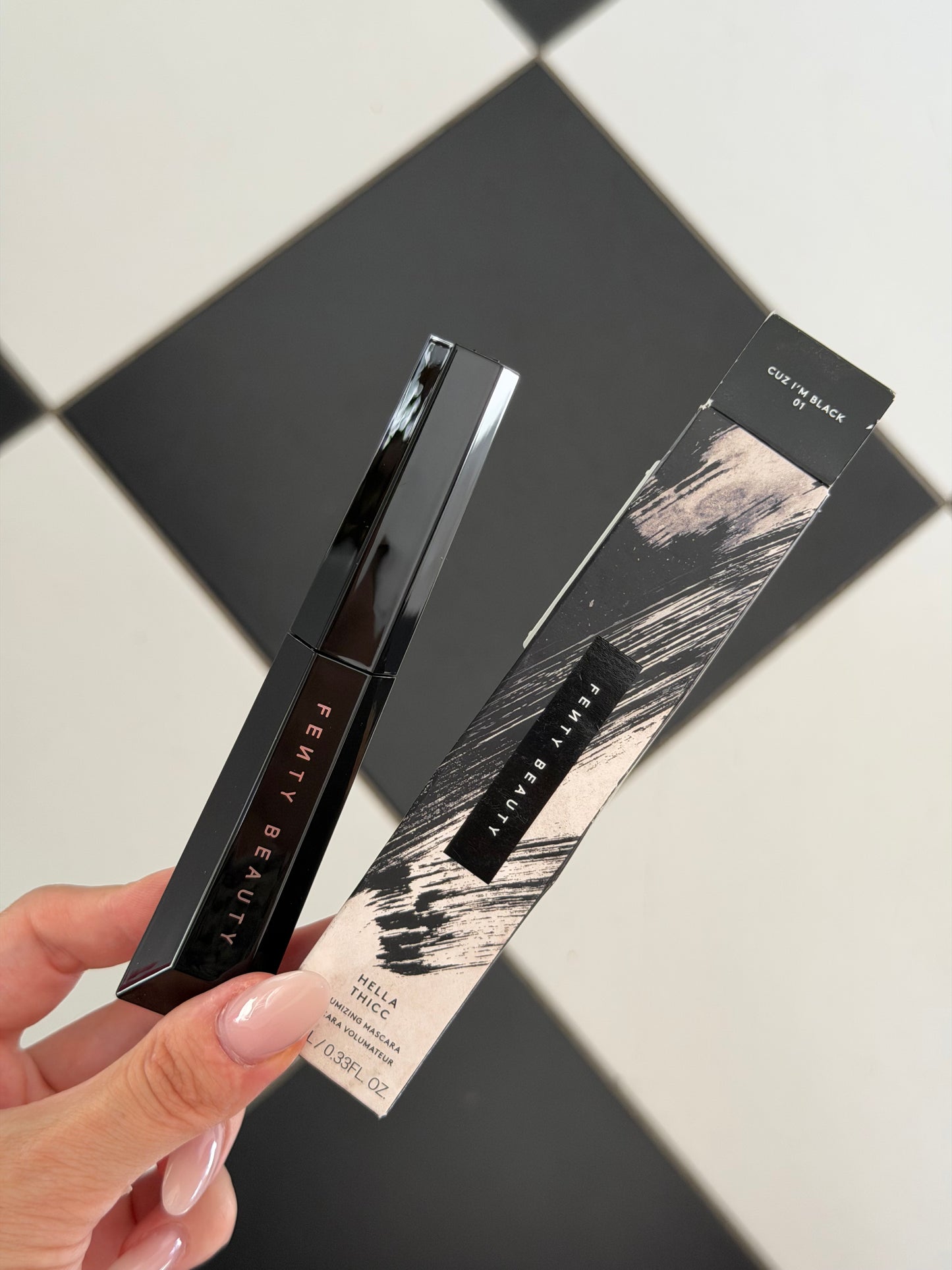 FENTY BEAUTY Hella Thicc Voluminizing Mascara (01)