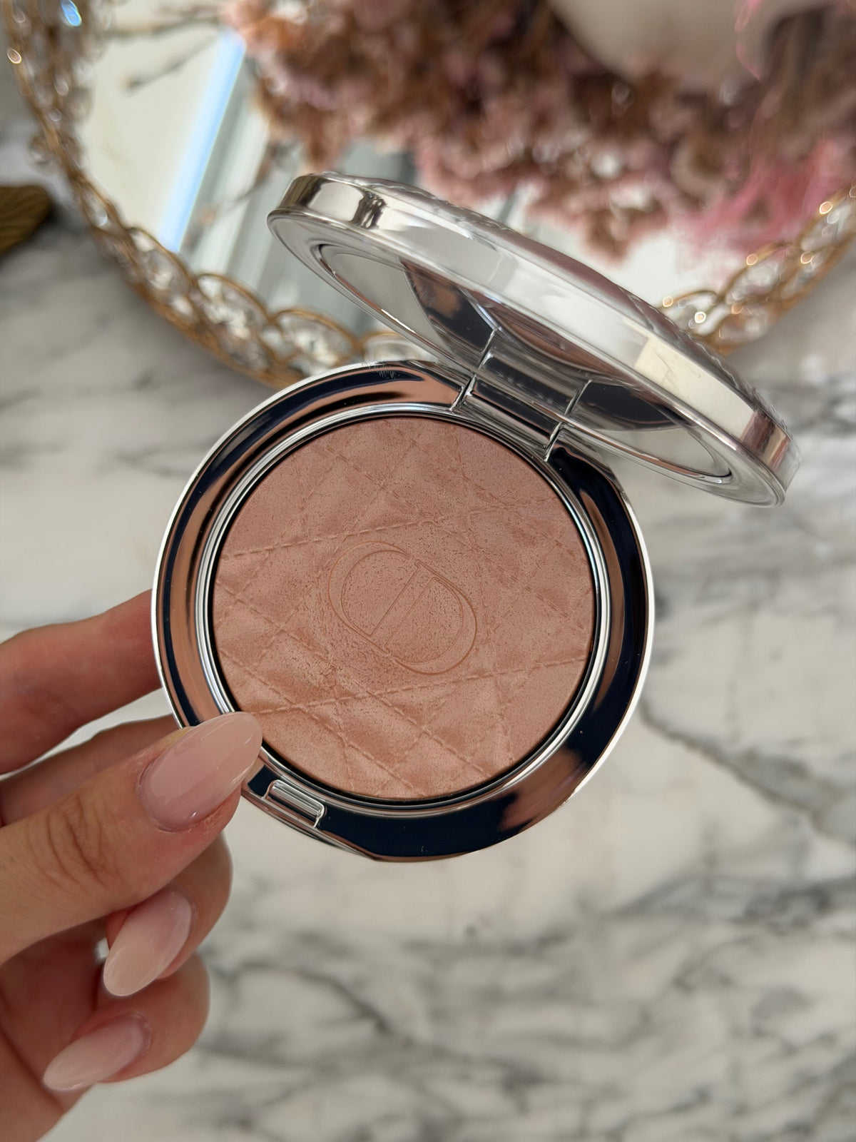 DIOR Forever Glow Luminizer - Illuminating Powder For Face (02)