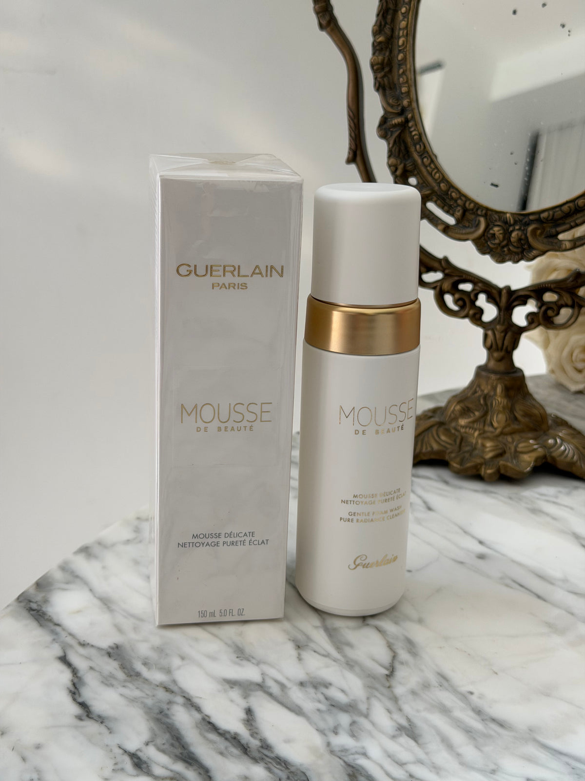 GUERLAIN Mousse De Beauté
Cleansing Foam
Purifies And Illuminates