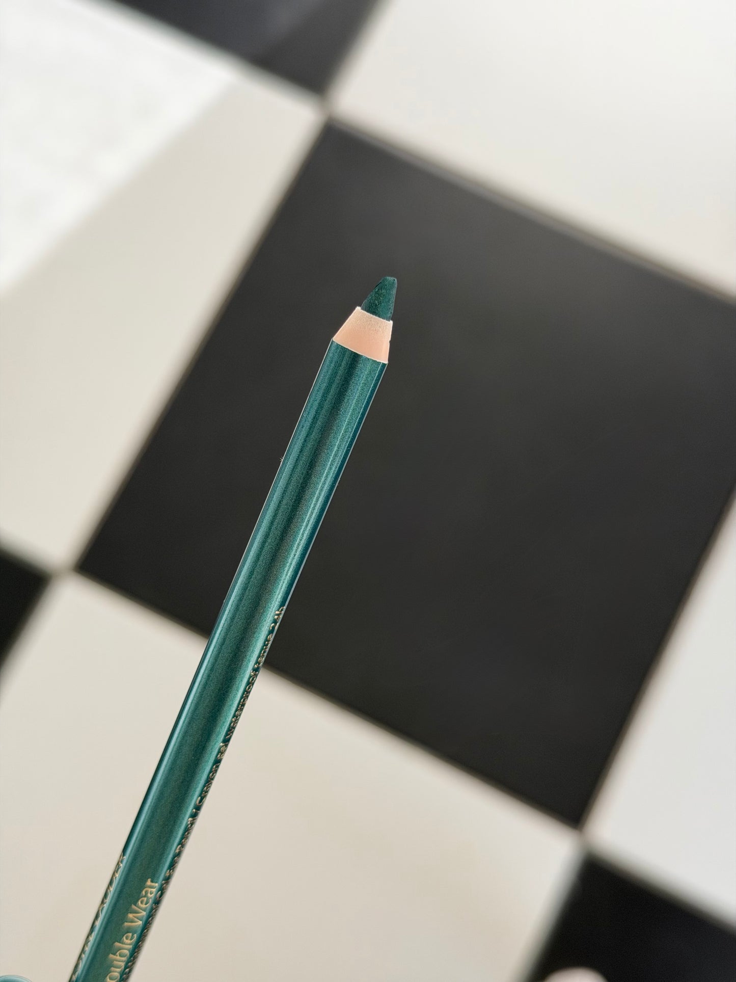 ESTÉE LAUDER Double Wear
24H Waterproof Gel Eye Pencil (08)
