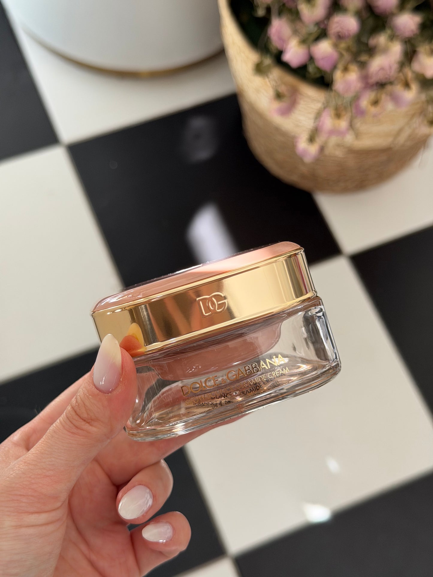 DOLCE&GABBANA Glow-Bounce Ceramide Cream
Plumping & Refining Moisturizer