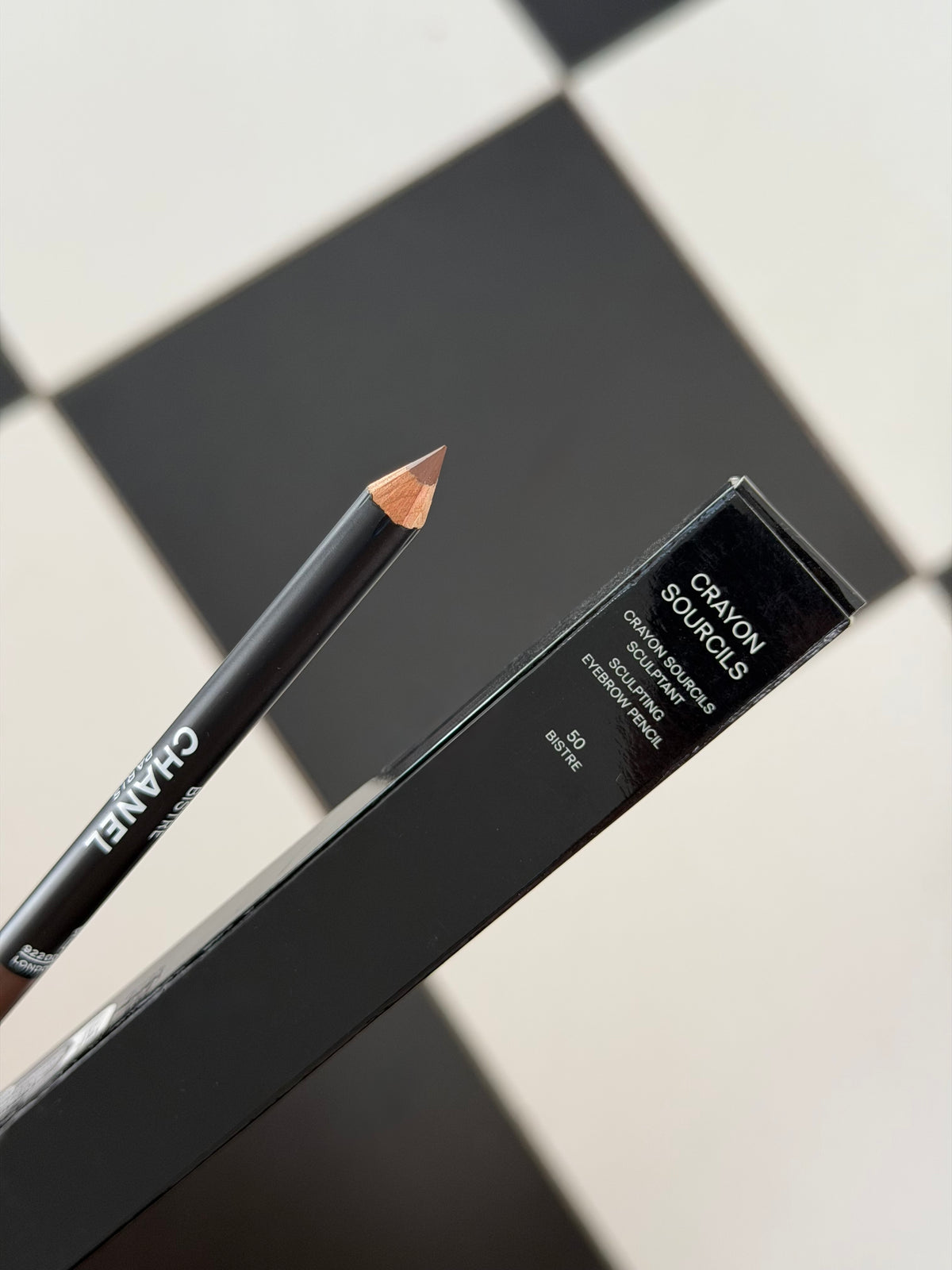 CHANEL Crayon Sourcils
Sculpting Eyebrow Pencil (50)