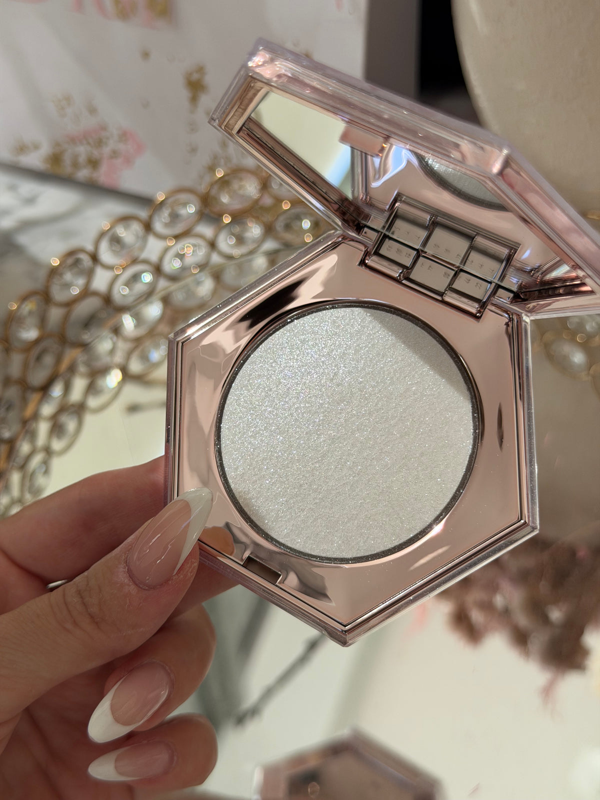 FENTY BEAUTY Diamond Bomb All-Over Diamond Veil Highlighter - How Many Carats?!