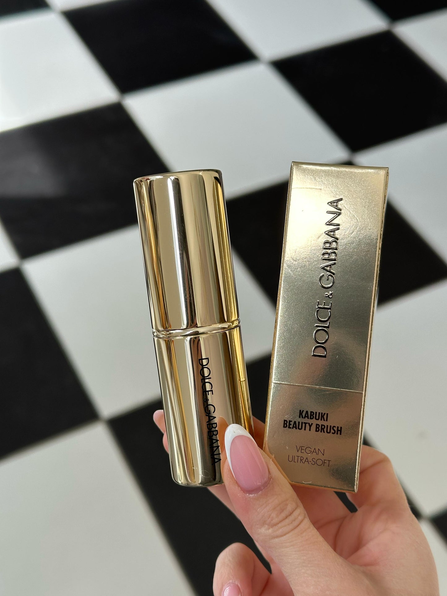 DOLCE&GABBANA Kabuki Beauty Brush
Vegan - Ultra-Soft