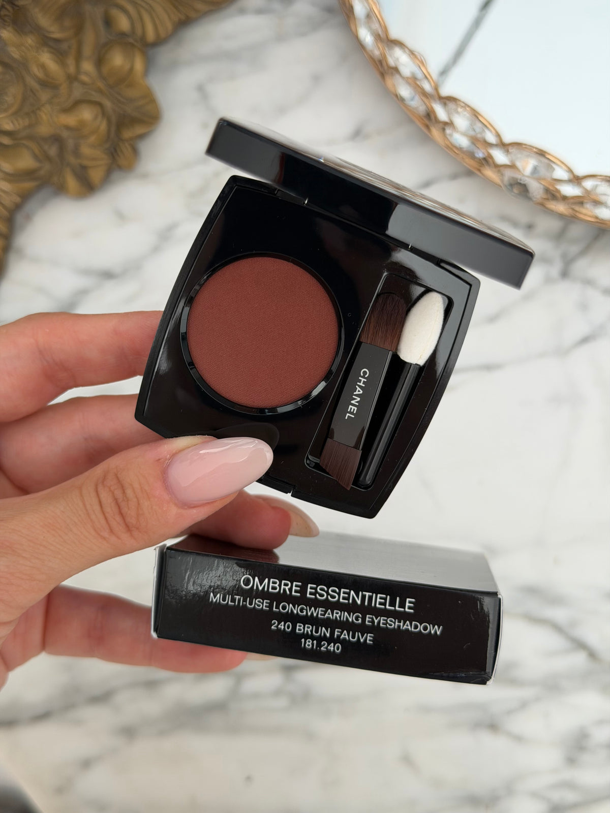 CHANEL Ombre Essentielle Multi-Use Longwearing Eyeshadow (240)