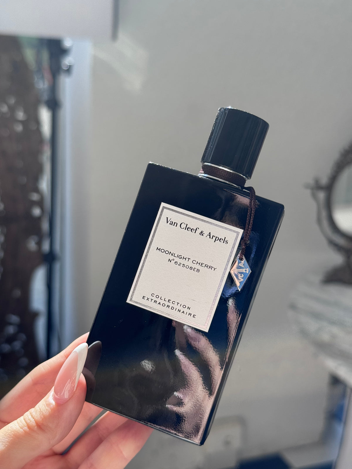 VAN CLEEF & ARPELS Moonlight Cherry Eau De Parfum - Collection Extraordinaire