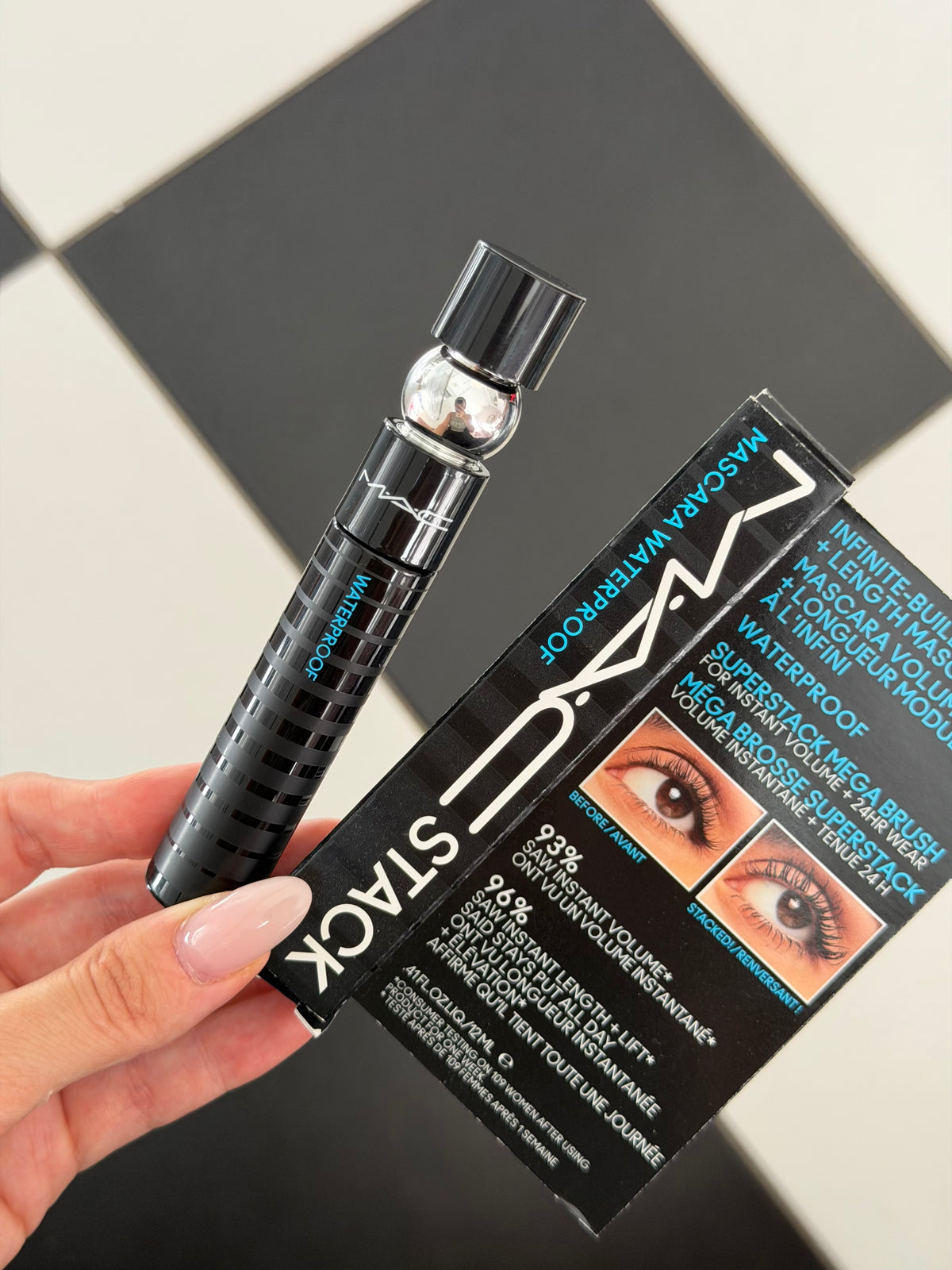 MAC Stack Waterproof Mascara Black
Infinite-Build Volume And Length