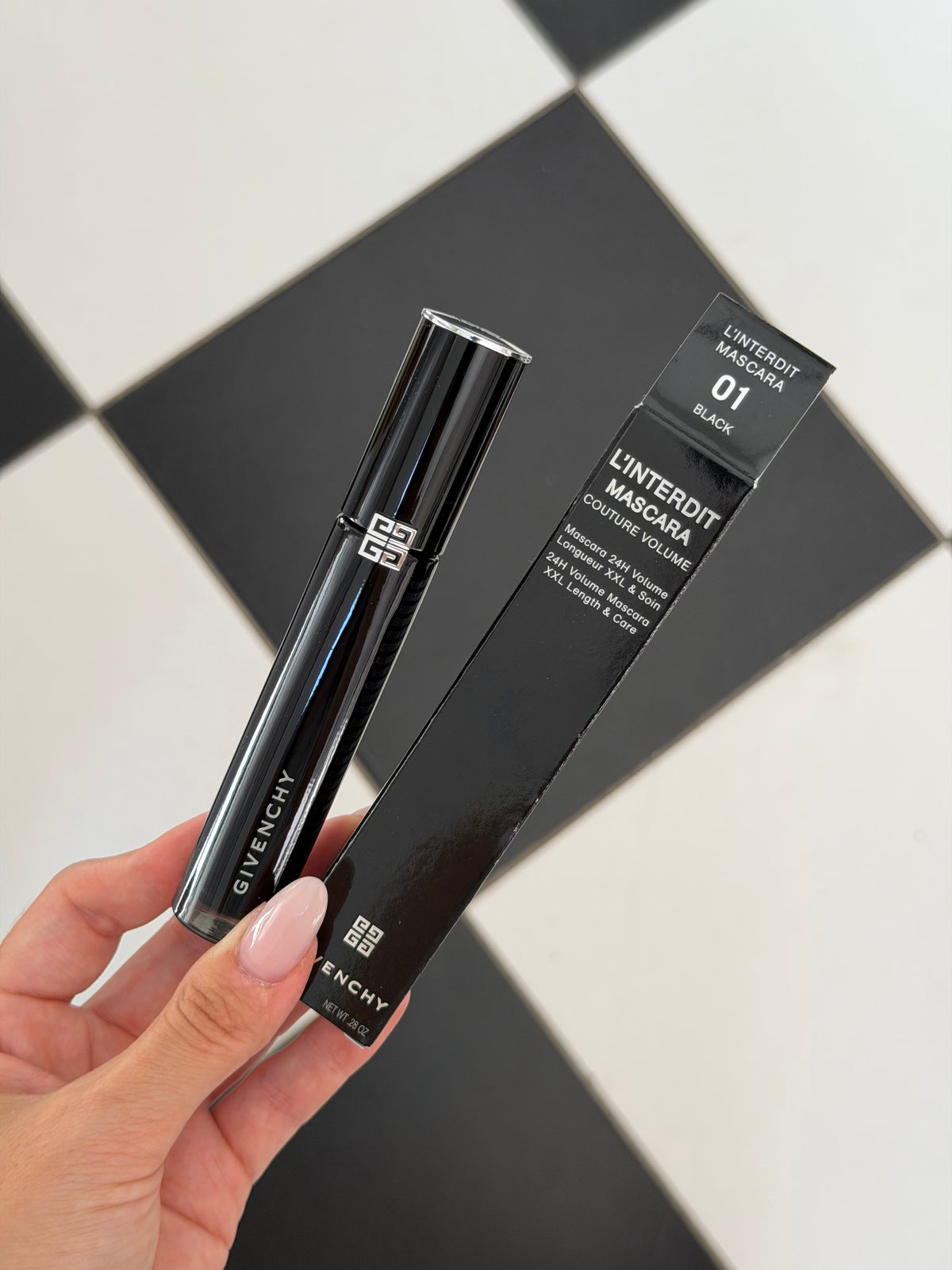 GIVENCHY L’Interdit Mascara 24H Volume & XXL Length (01)