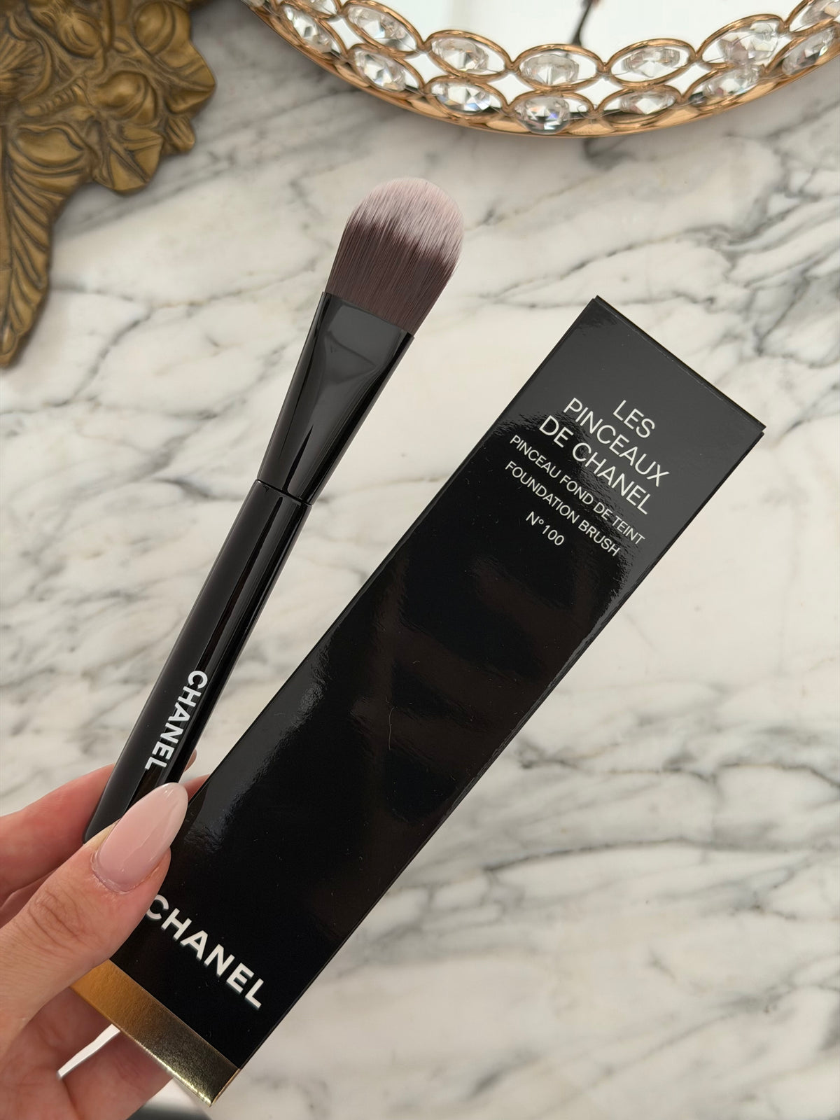 CHANEL Les Pinceaux De Chanel
Foundation Brush N°100