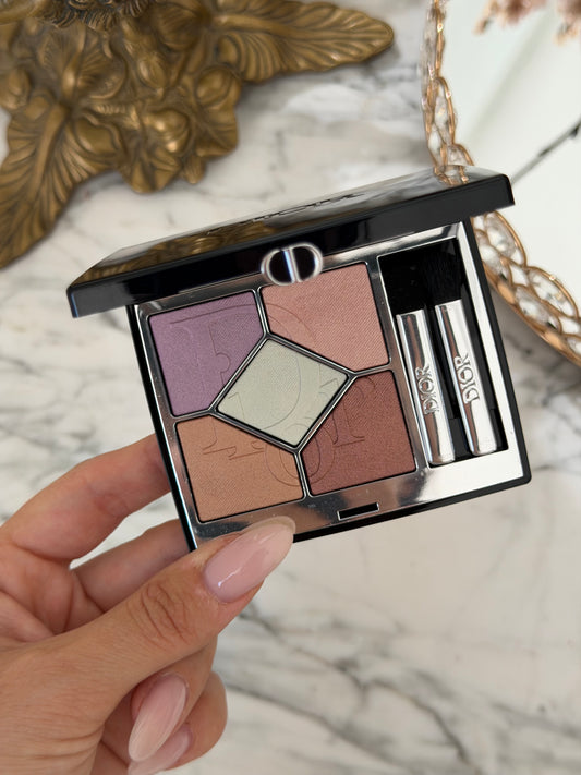 DIOR Diorshow 5 Couleurs - Limited Edition (933)
High-Color Eyeshadow Wardrobe - Longwear Creamy Powder Palette
