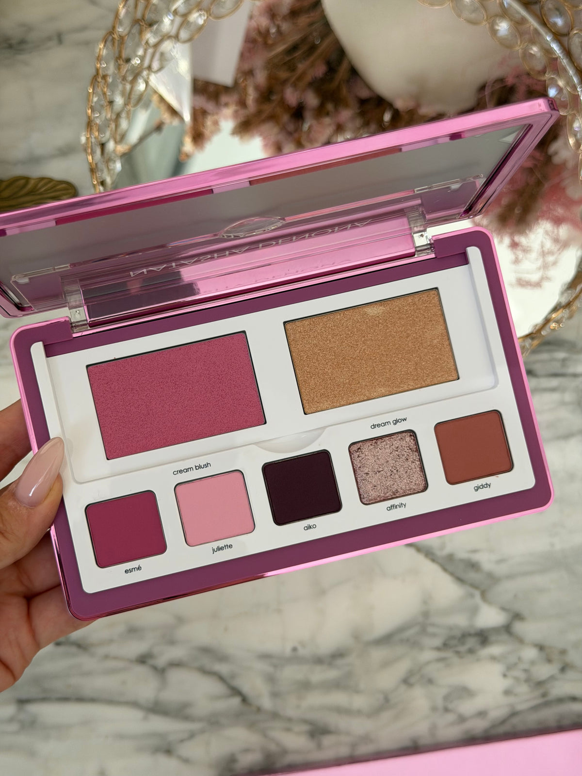NATASHA DENONA Love Face Palette
Eye & Cheek Essential