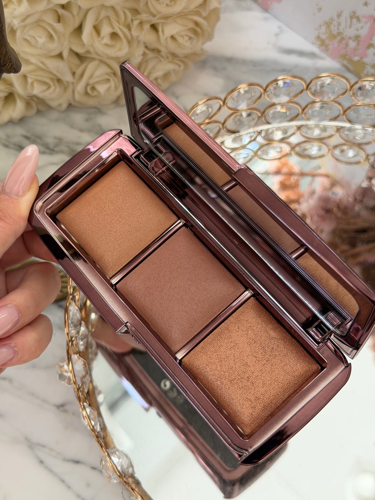 HOURGLASS Ambient Lighting Palette - Volume III