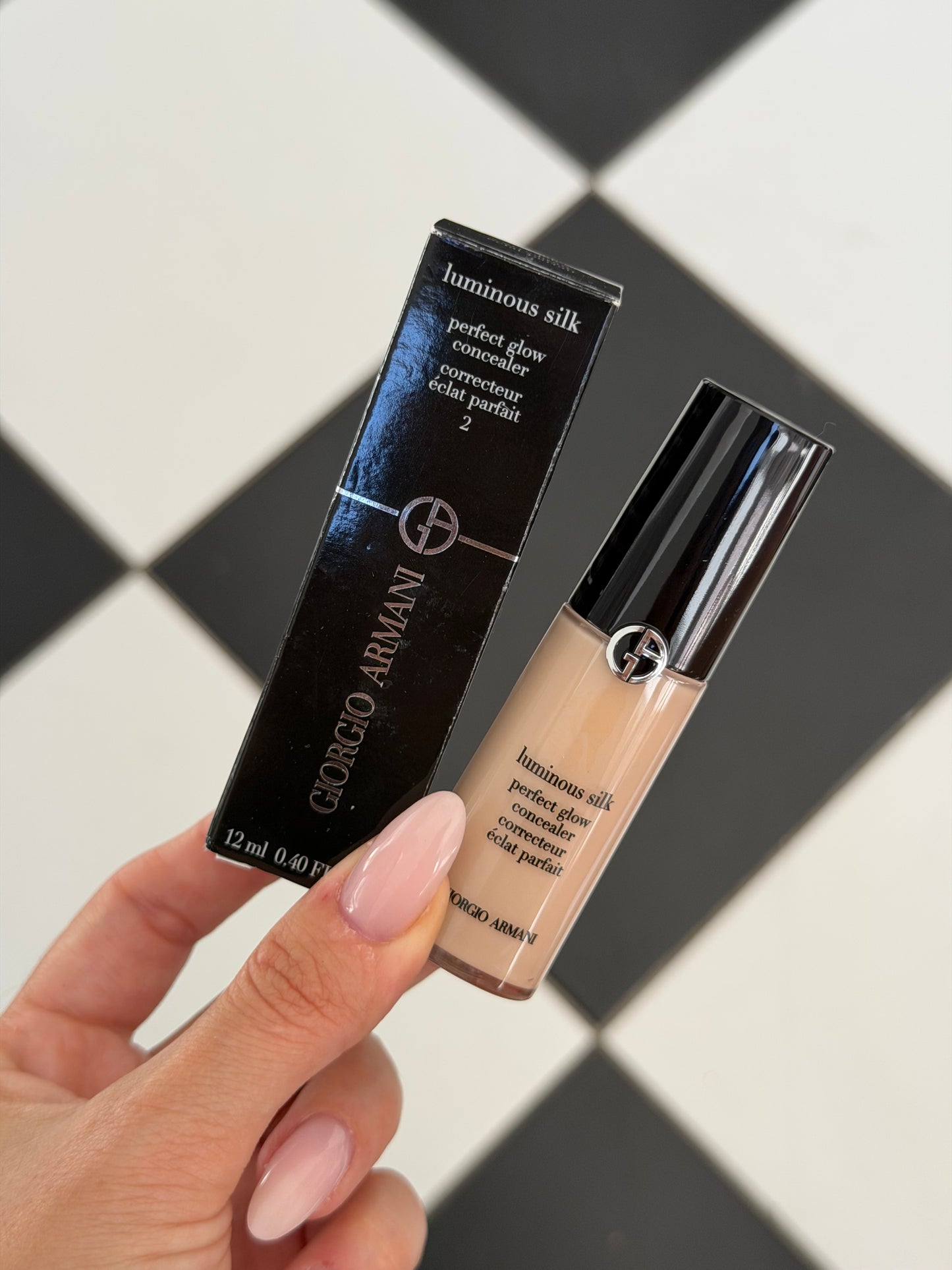 ARMANI Luminous Silk Hydrating & Brightening Concealer (2)