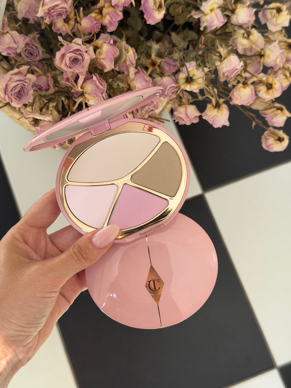 CHARLOTTE TILBURY 4 Colors Contour (Blush&Bronzer) Palette (01)