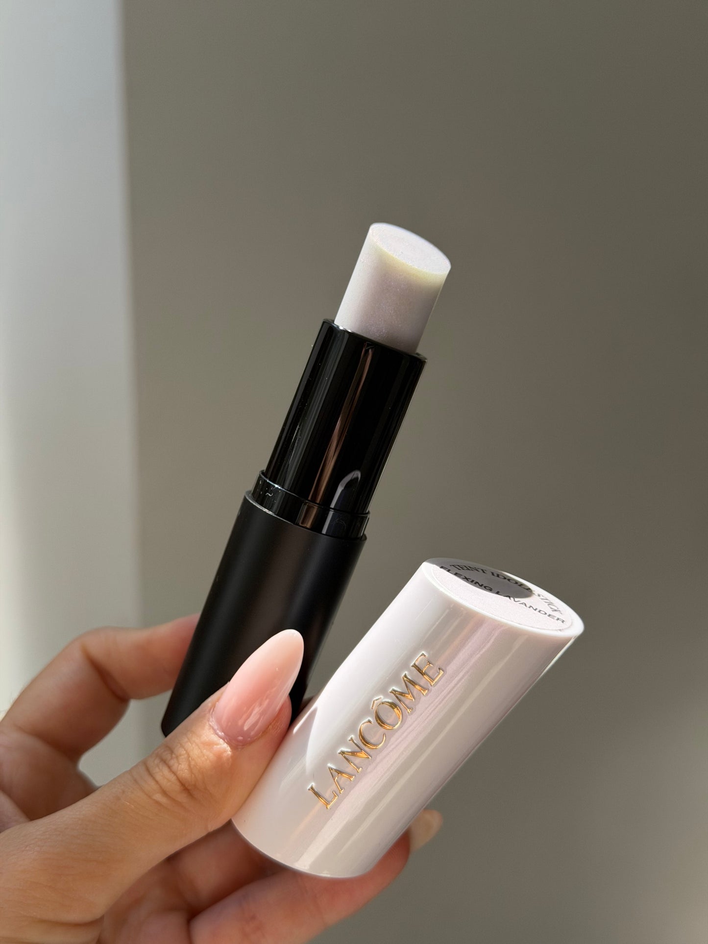 LANCOME Teint Idole Ultra Wear Shape Highlighter Stick - Flexing Lavander
