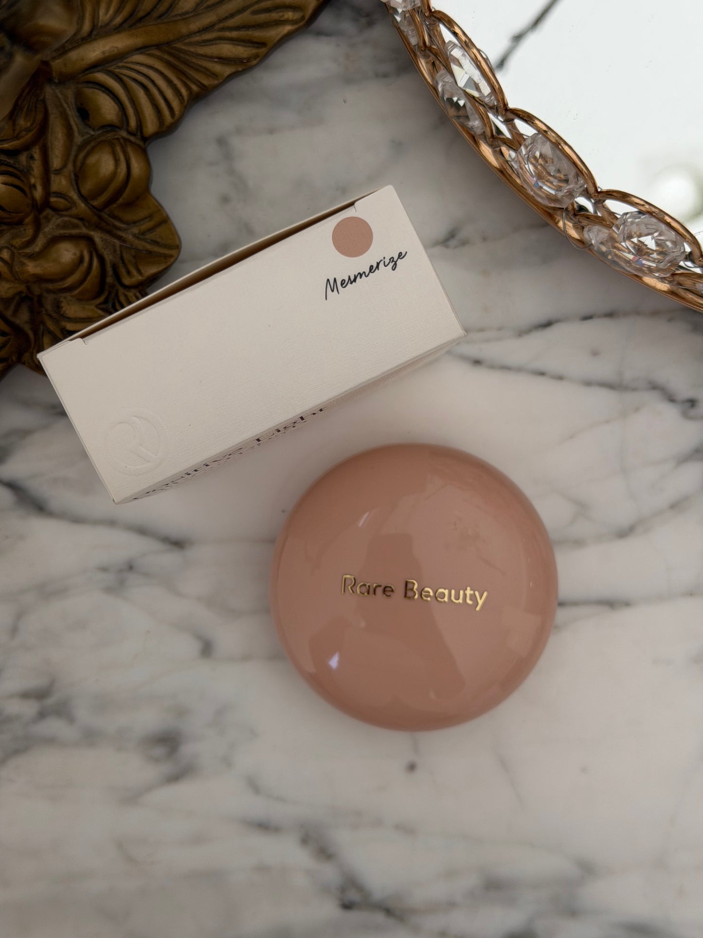 RARE BEAUTY Positive Light Silky Touch Highlighter - Mesmerize
