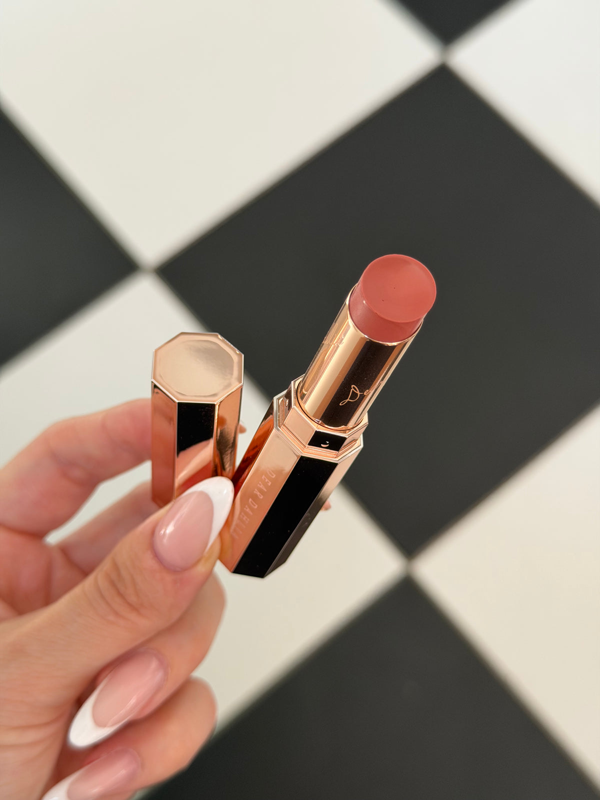 DEAR DAHLIA Blooming Edition - Lauren
Lip Paradise Color Balm - Lip Balm