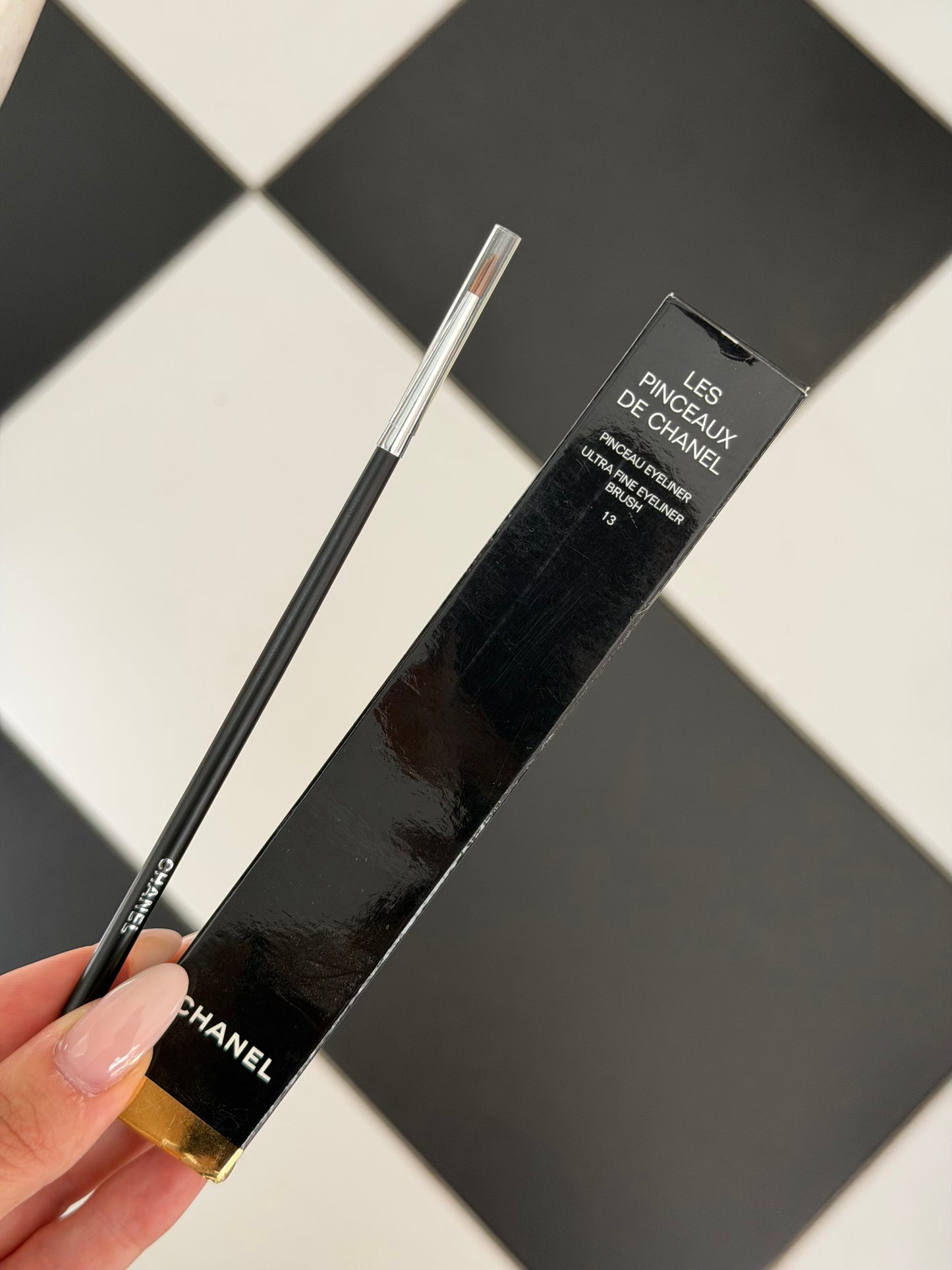 CHANEL Les Pinceaux De Chanel Ultra Fine Eyeliner Brush (13)