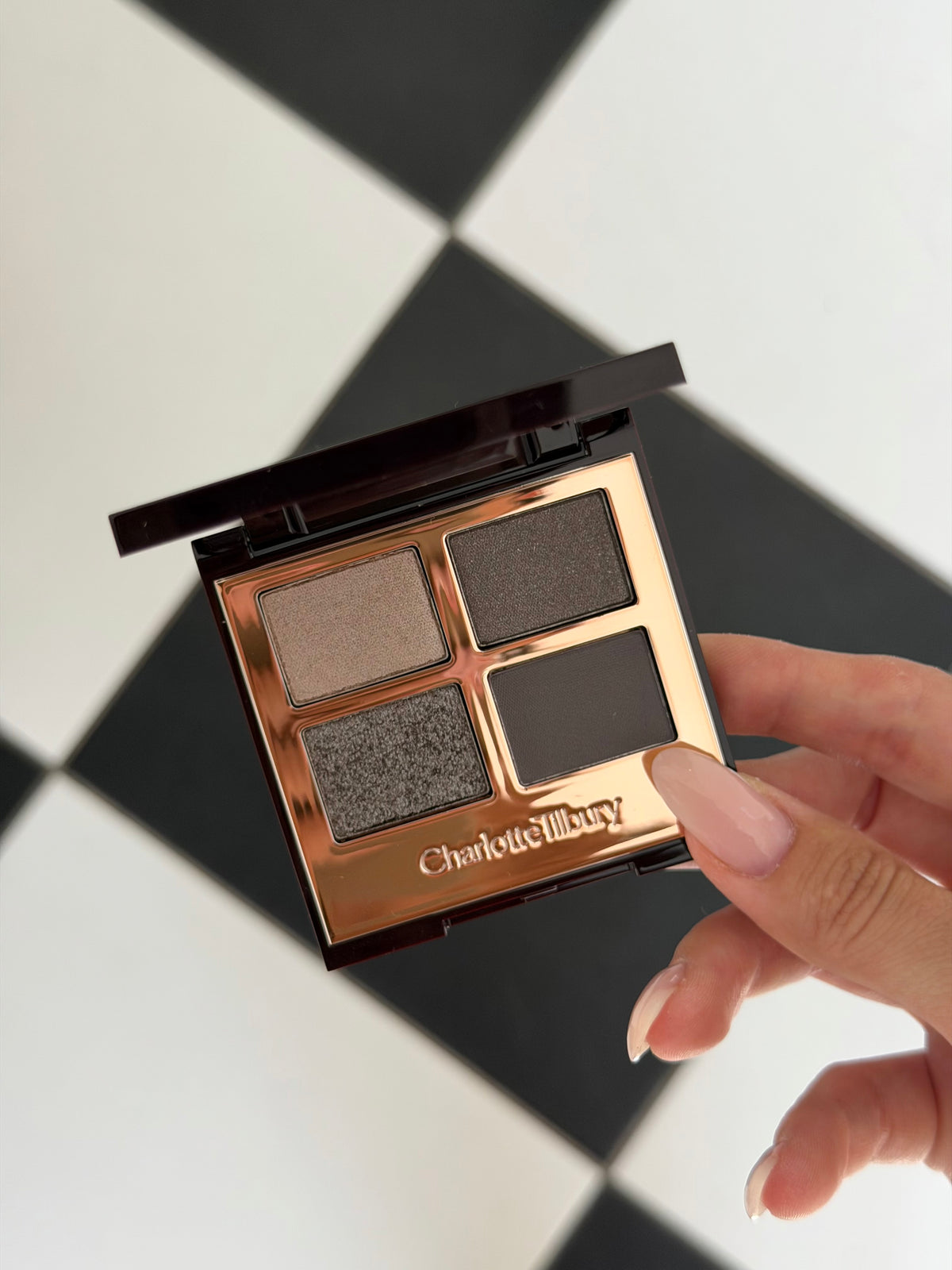 CHARLOTTE TILBURY Luxury Palette - The Rock Chick