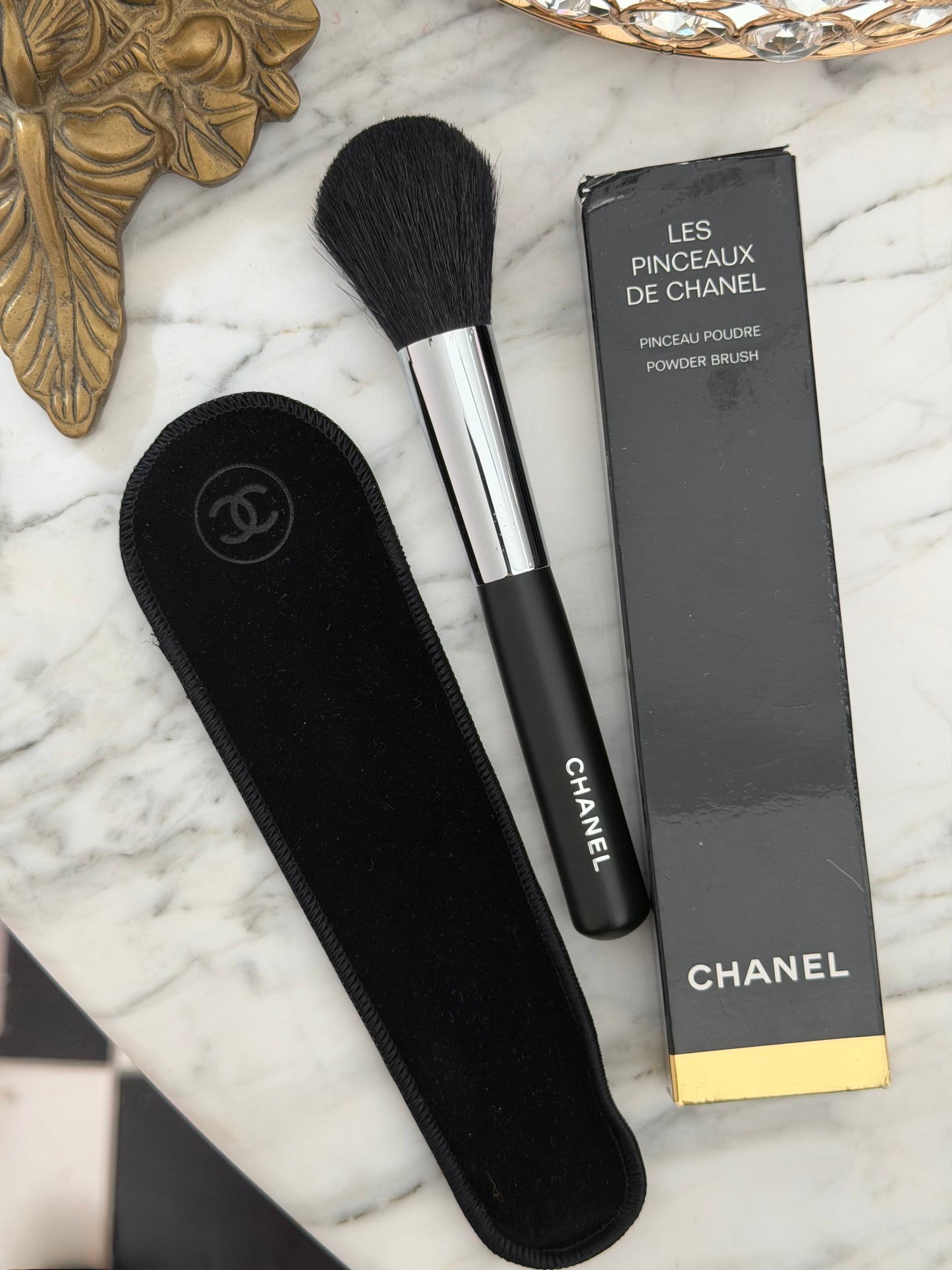 CHANEL Les Pinceaux De Chanel
Powder Brush