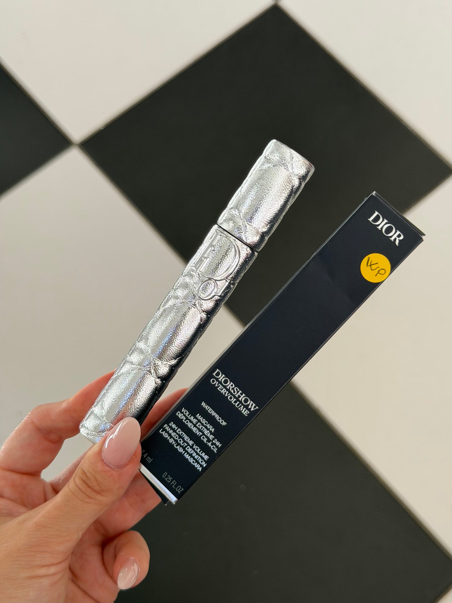 DIOR Diorshow Overvolume Waterproof
24-Hour Extreme Volume Mascara – Lash-by-Lash Fan Effect