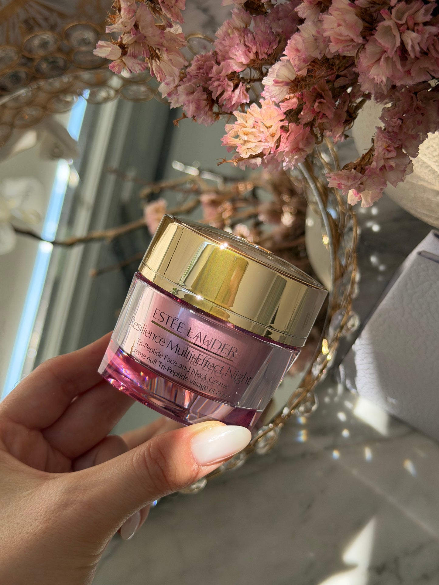 ESTEE LAUDER Resilience Multi-Effect Night
Tri-Peptide Face and Neck Creme SPF15