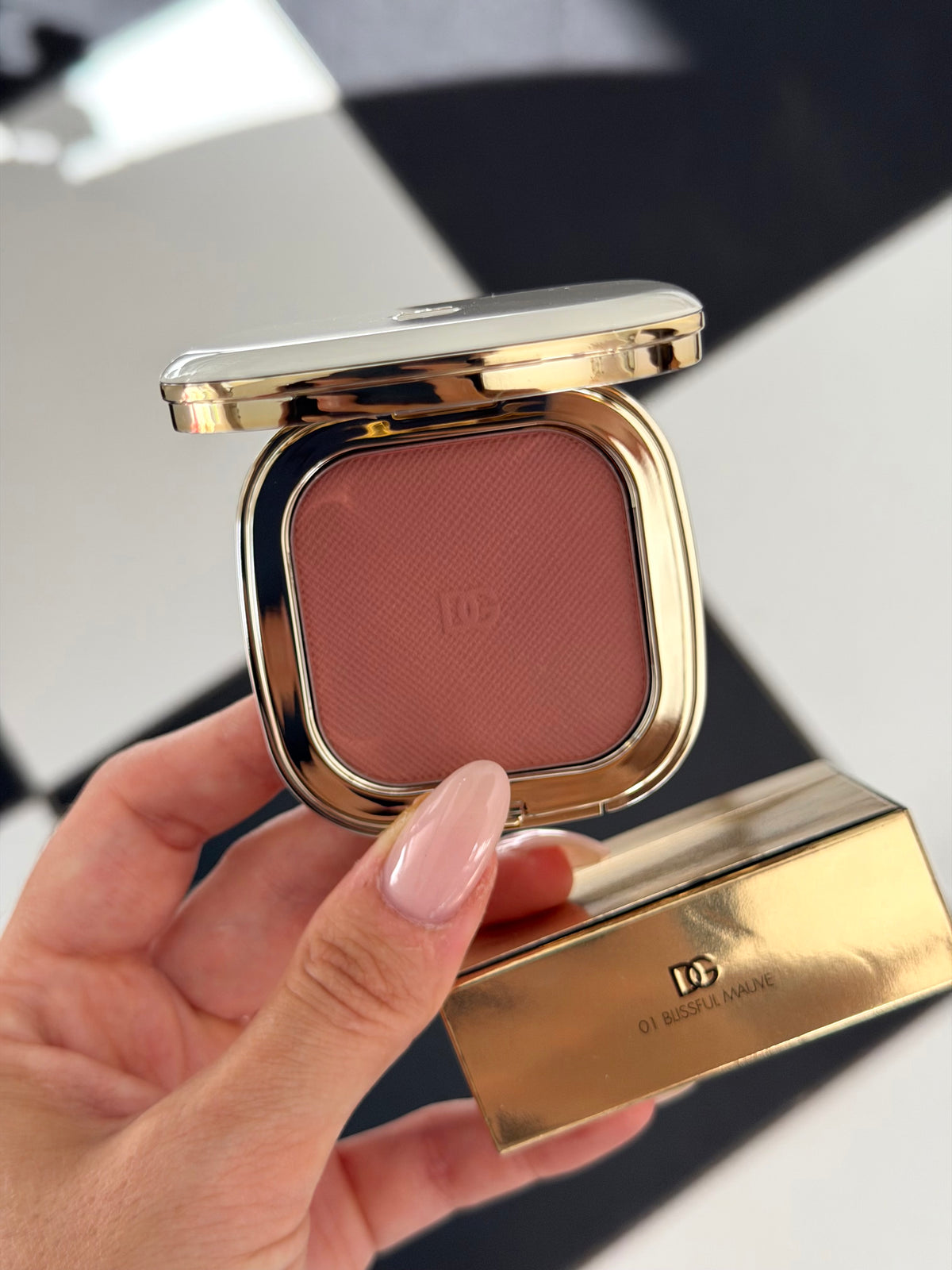 DOLCE&GABBANA
Cheek&Eyes Match - Lasting Blush & Eyshadow Powder (01)