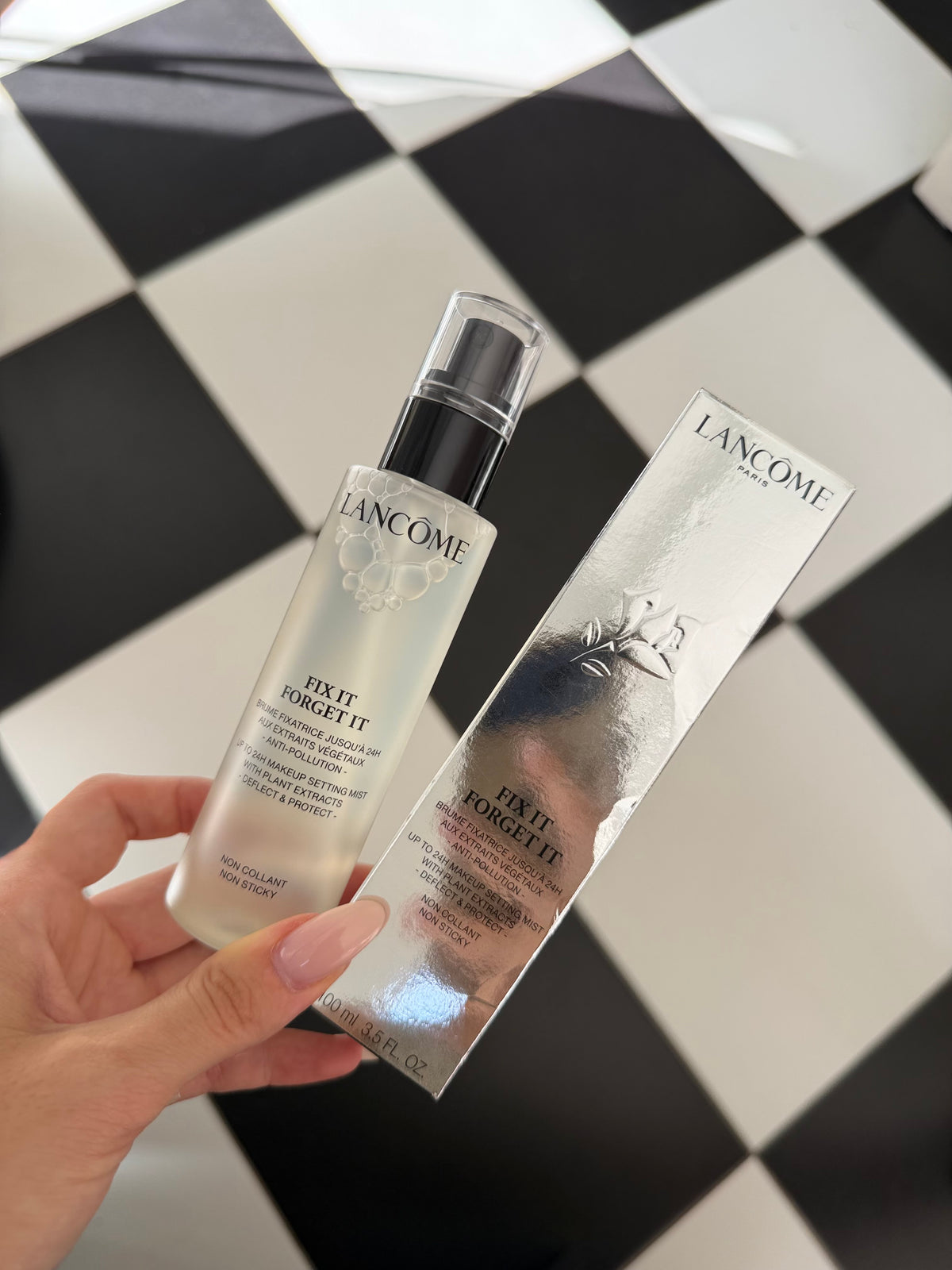 LANCÔME Fix It Forget It Makeup Setting Spray
Hydrating & 24H Makeup Extending