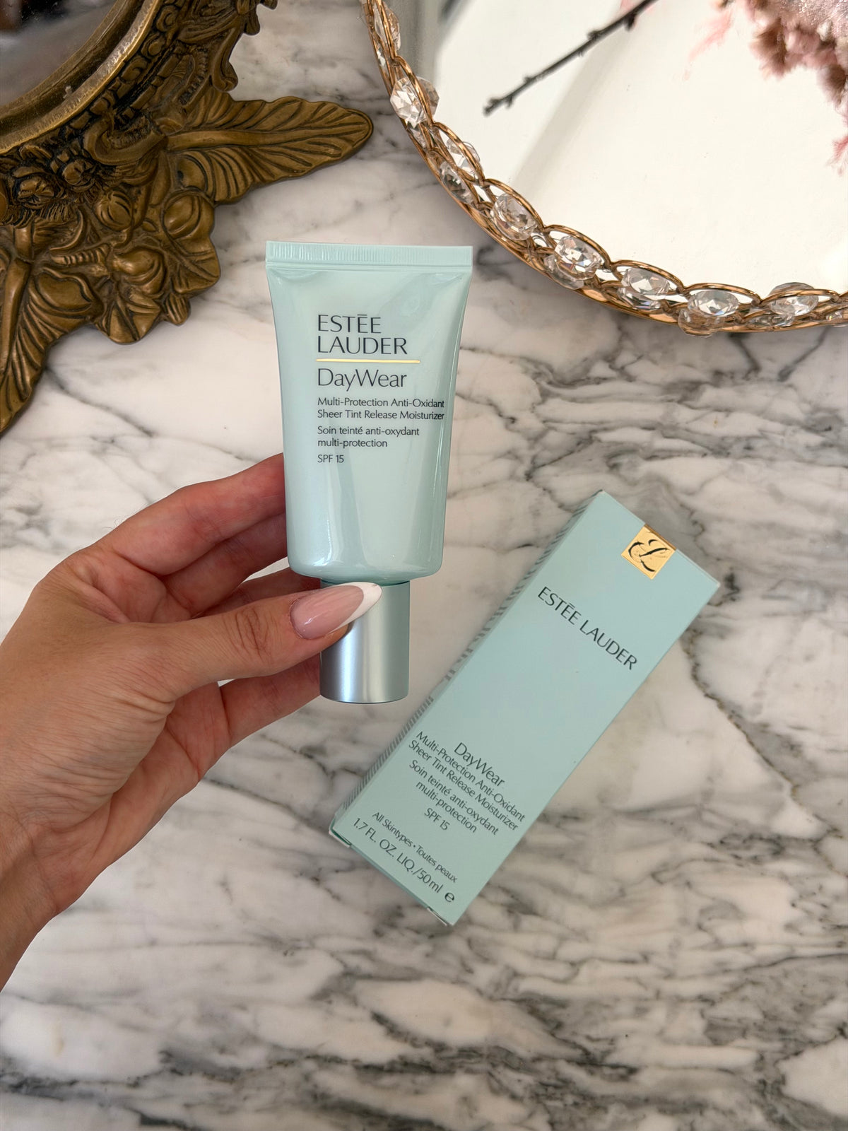 ESTEE LAUDER DayWear
Multi-Protection Anti-Oxidant Sheer Tint Release Moisturiser SPF15