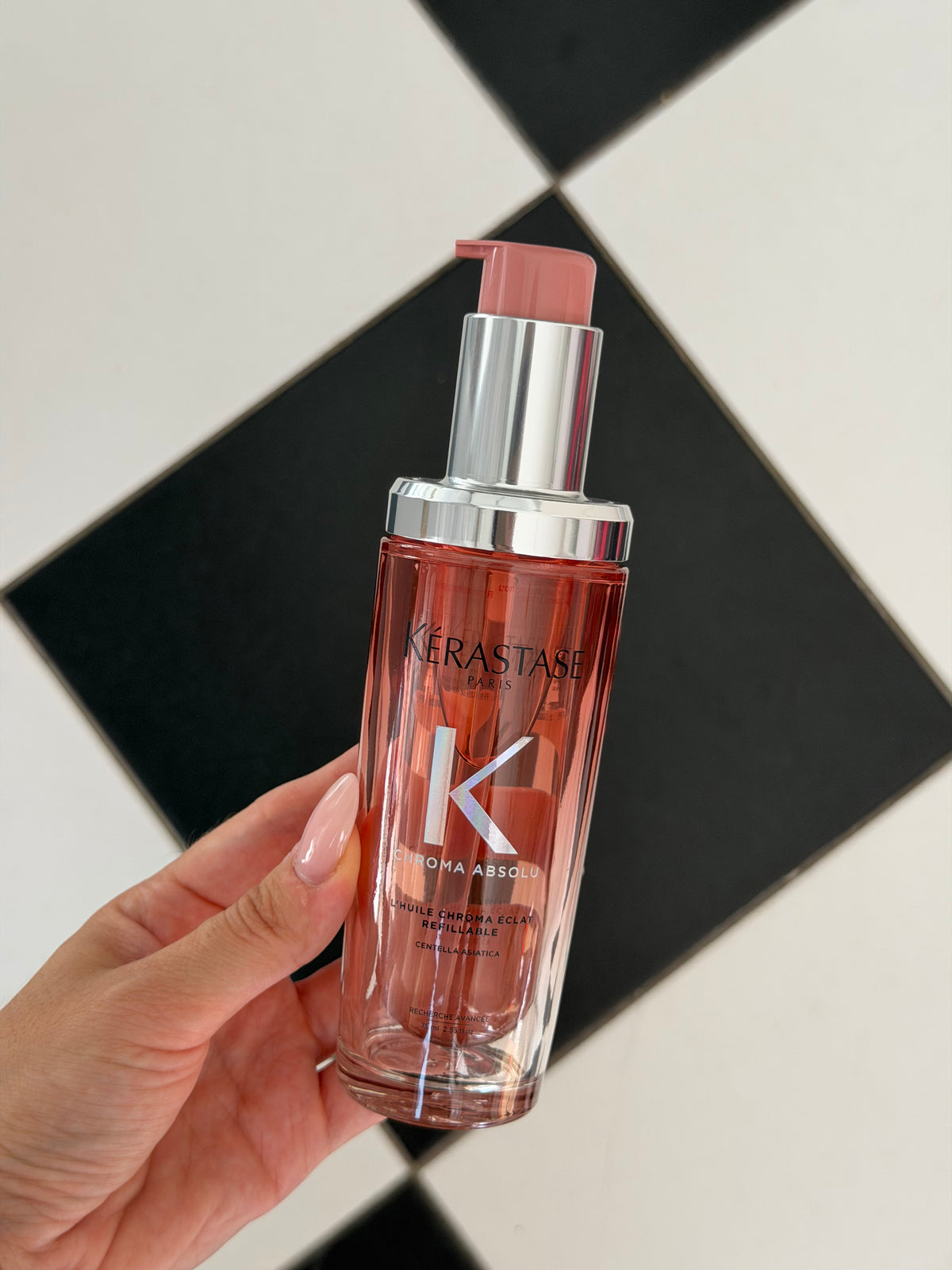 KÉRASTASE Chroma Absolu
L’Huile Chroma Éclat
Radiance Sublimating Hair Oil