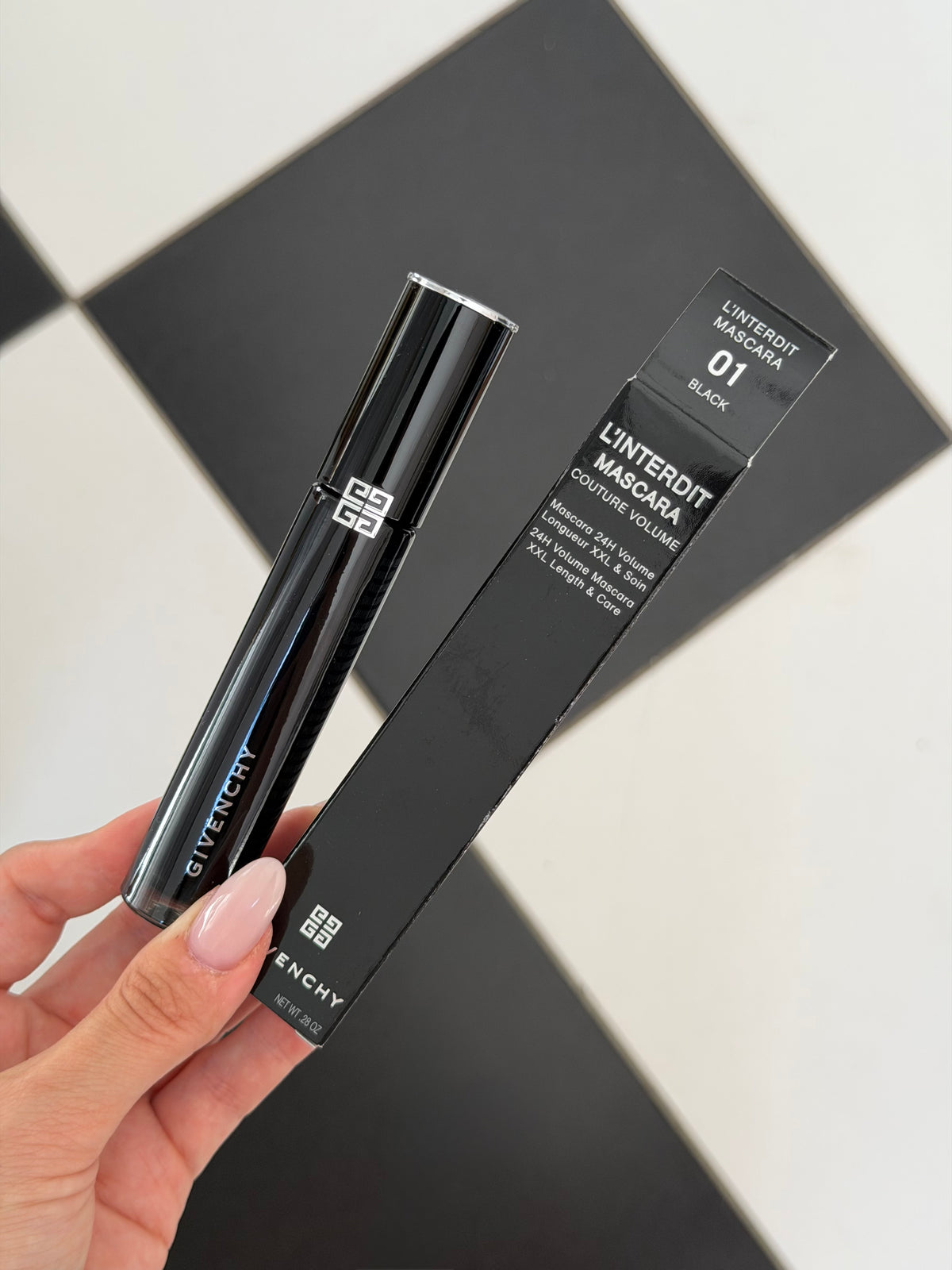 GIVENCHY L’Interdit Mascara 24H Volume & XXL Length (01)