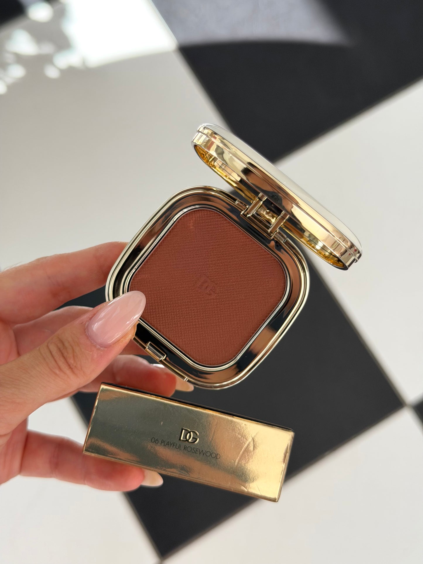 DOLCE & GABBANA
Cheek&Eyes Match - Lasting Blush & Eyshadow Powder (06)
