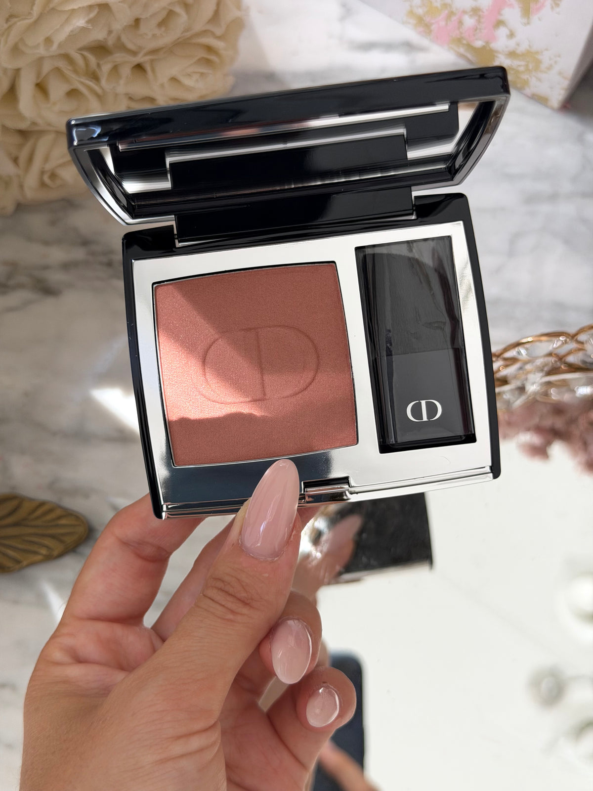 DIOR Rouge Blush Satin
Couture Colour Makeup - Long Wear (959)