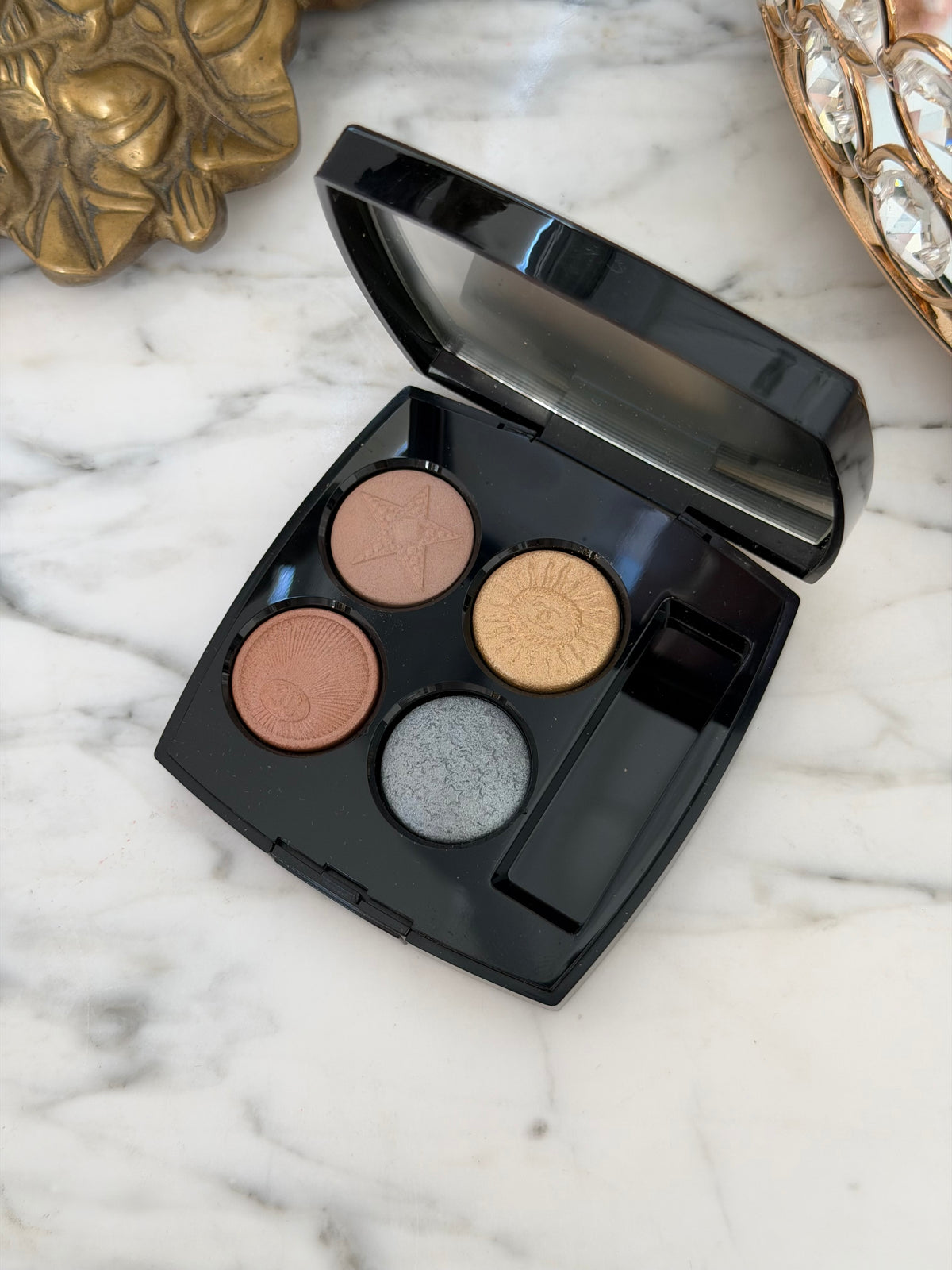 CHANEL Les 4 Ombres Boutons - Multi Quadra Eye Shadow (229)