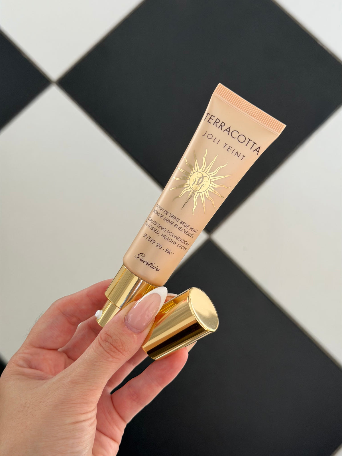 GUERLAIN Terracotta Joli Teint
Beautifying Foundation Sun-Kissed, Healthy Glow SPF20 - PA++
