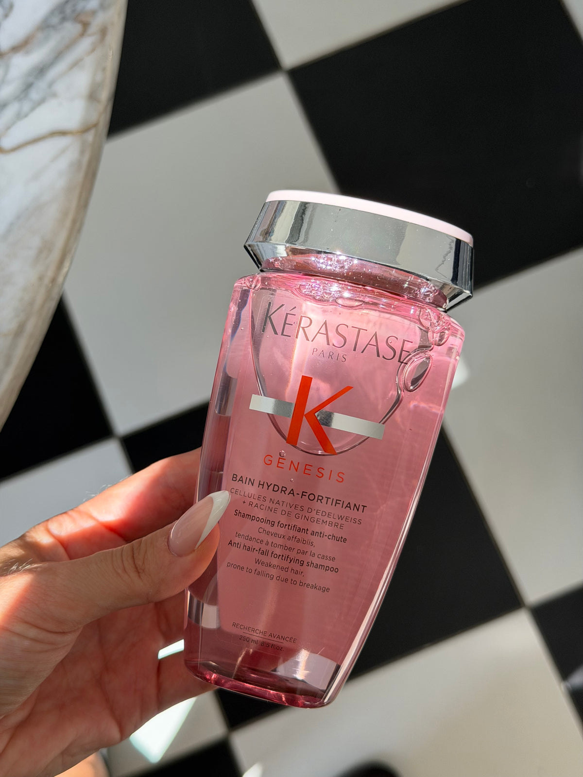 KÉRASTASE Genesis
Bain Hydra-Fortifiant Shampoo
For Normal To Oily, Weakened Hair