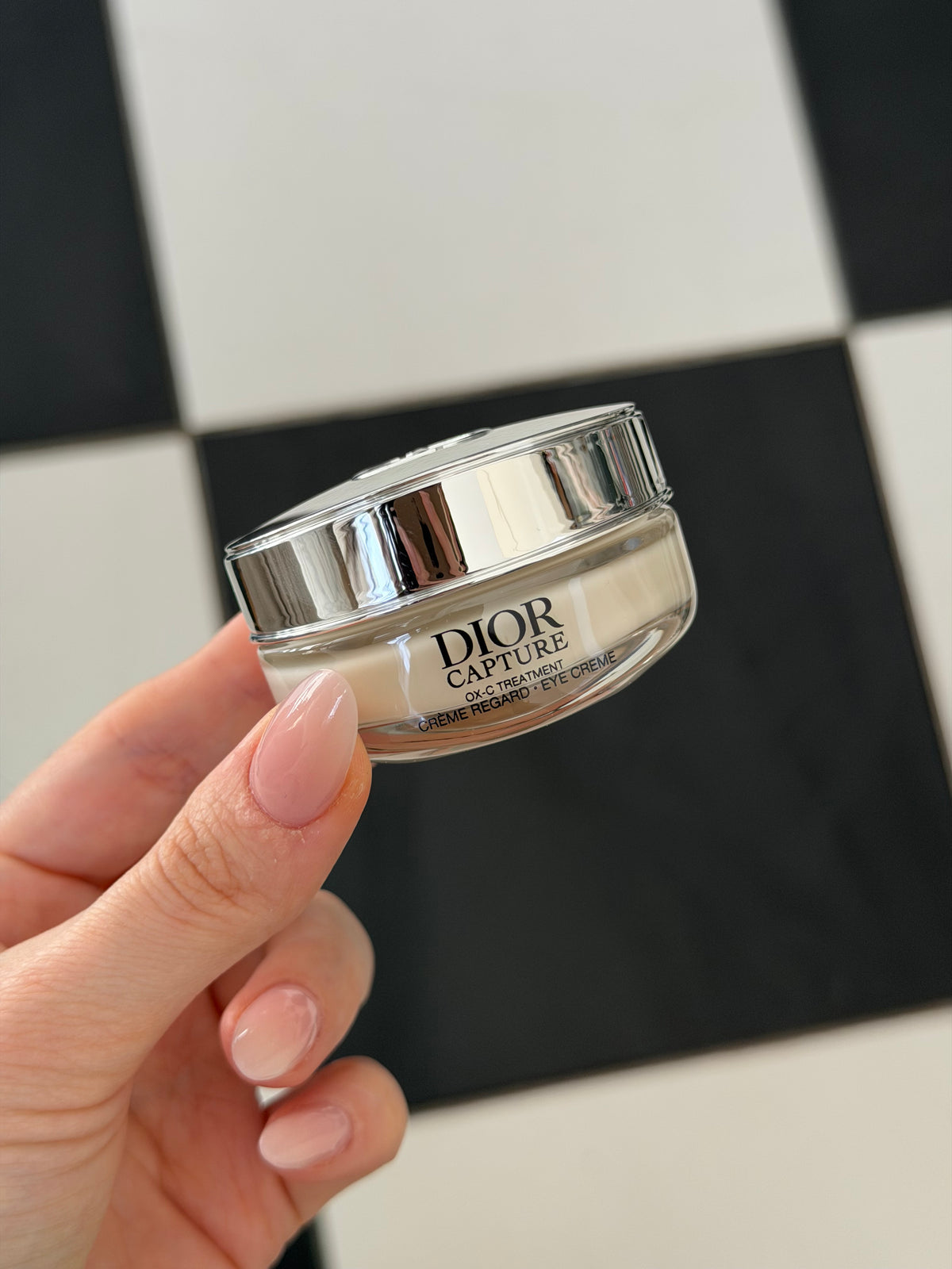 DIOR Capture Eye Creme OX-C Treatment Creme
Age-Defying Correction - Wrinkles, Firmness, Dark Circles and Puffiness