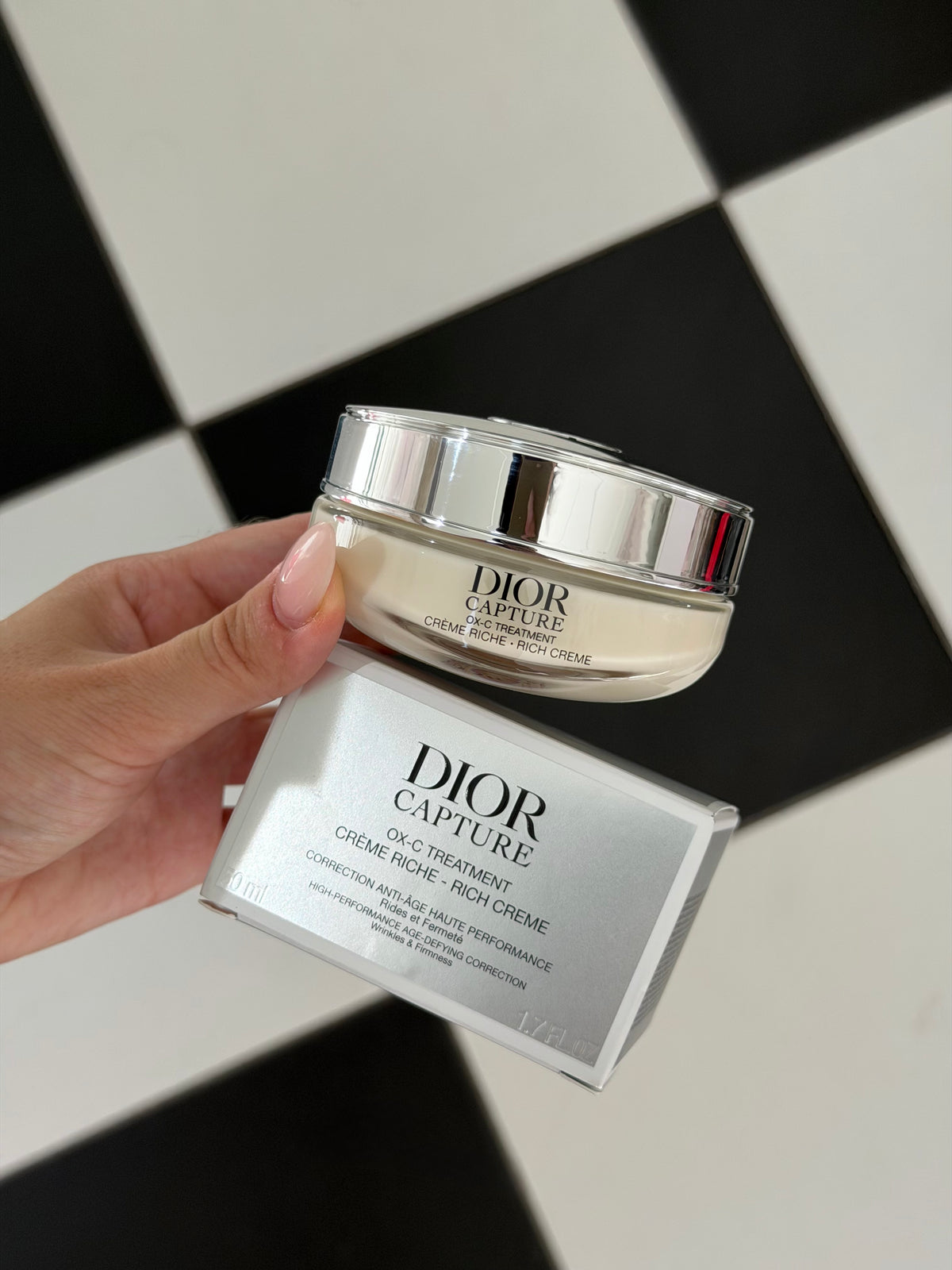 DIOR Capture Rich Cream OX-C Treatment
Face Cream - Rich Texture - Age-Defying Correction - Wrinkles and Firmness