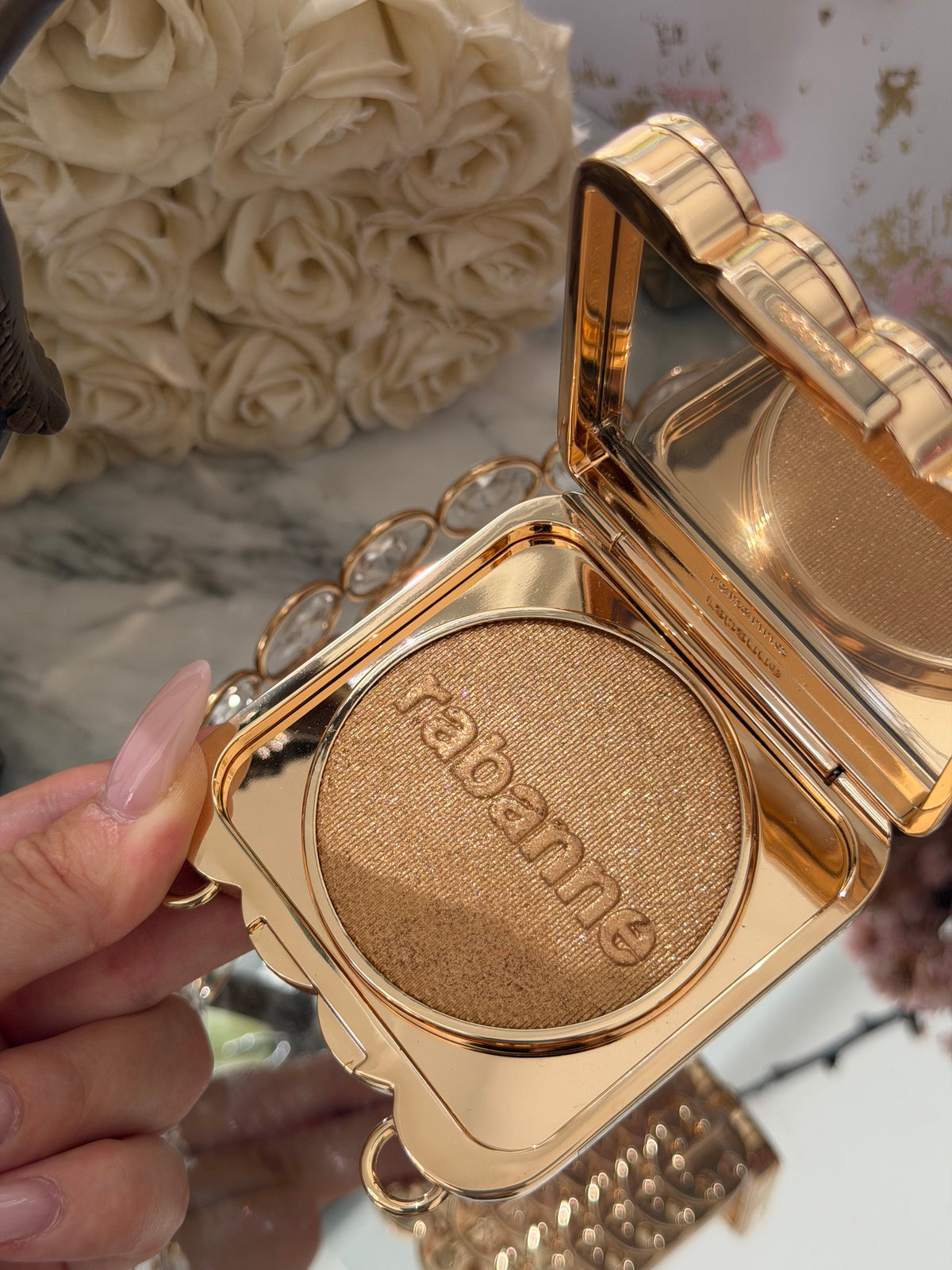 PACO RABANNE 1969 Makeup Clutch
Ultra-Shiny, All-Over Luminizer, Second Skin Comfort