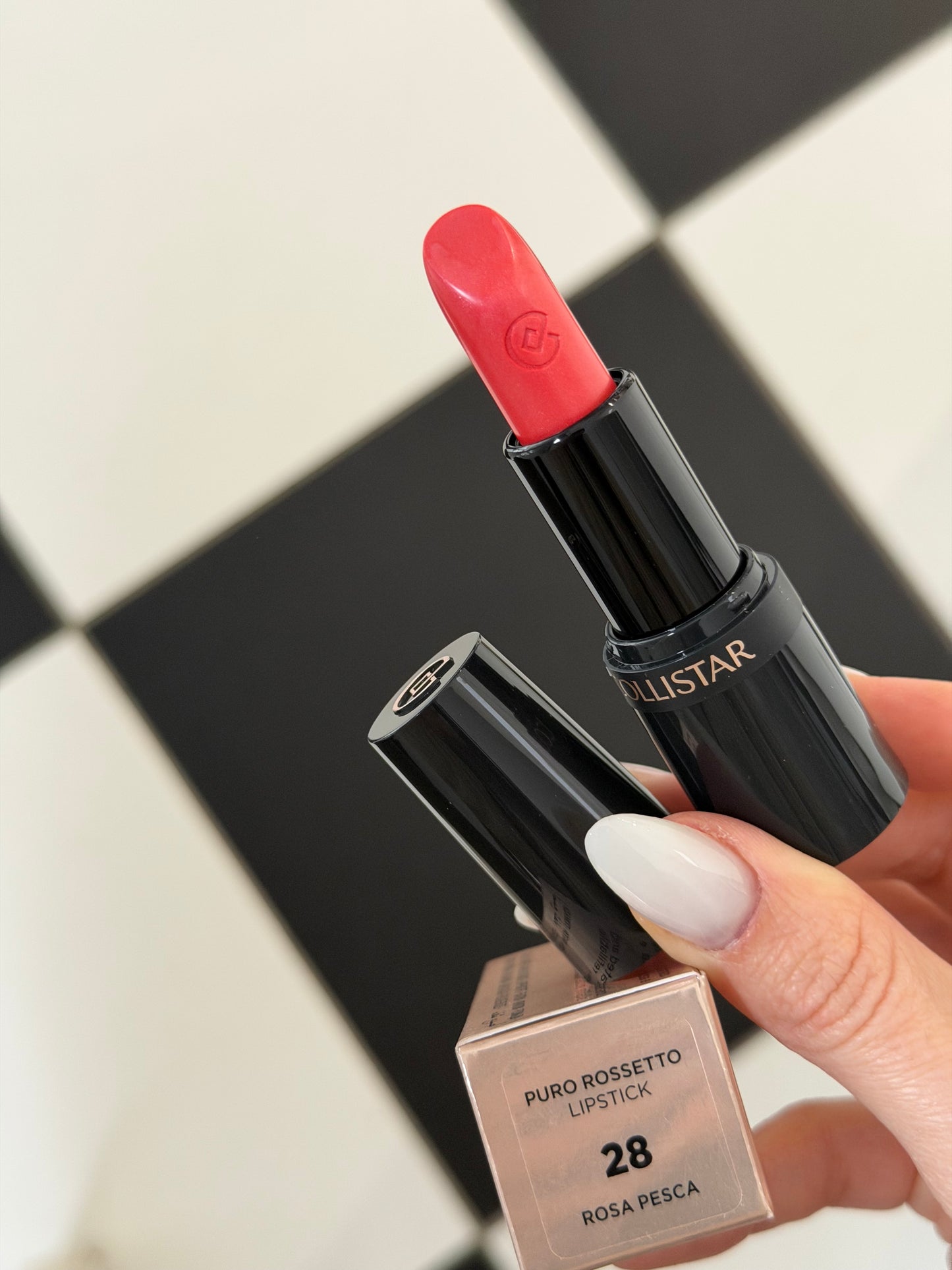 COLLISTAR
Puro Lipstick (28)
Hydrated Lips With a Long-Lasting Matte Finish