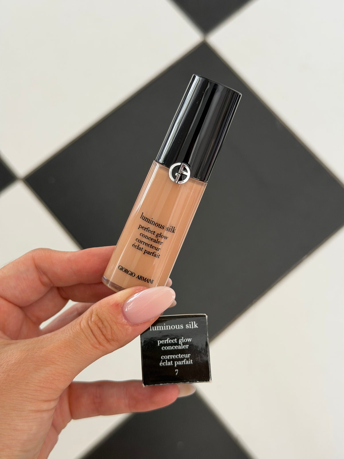 ARMANI Luminous Silk Hydrating & Brightening Concealer (7)