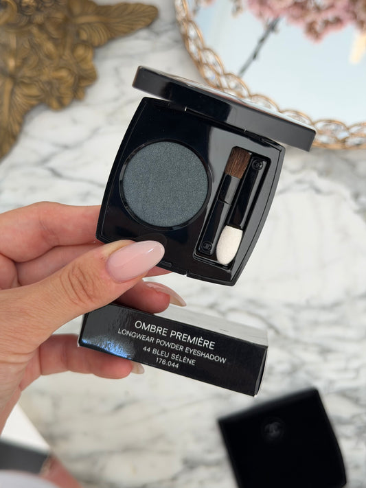 CHANEL
Ombre Première Longwear Powder Eyeshadow (44)