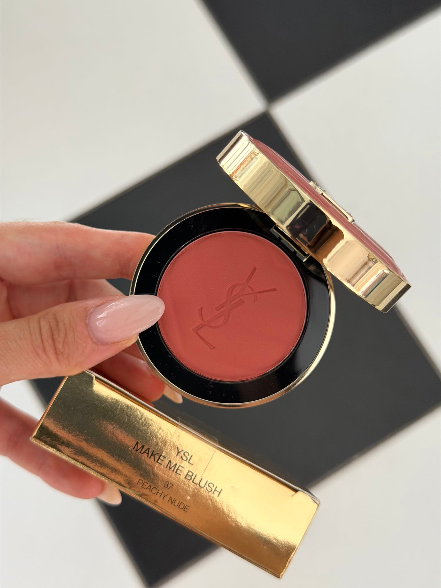 YSL Make Me Blush - Bold Blurring Blush (37)